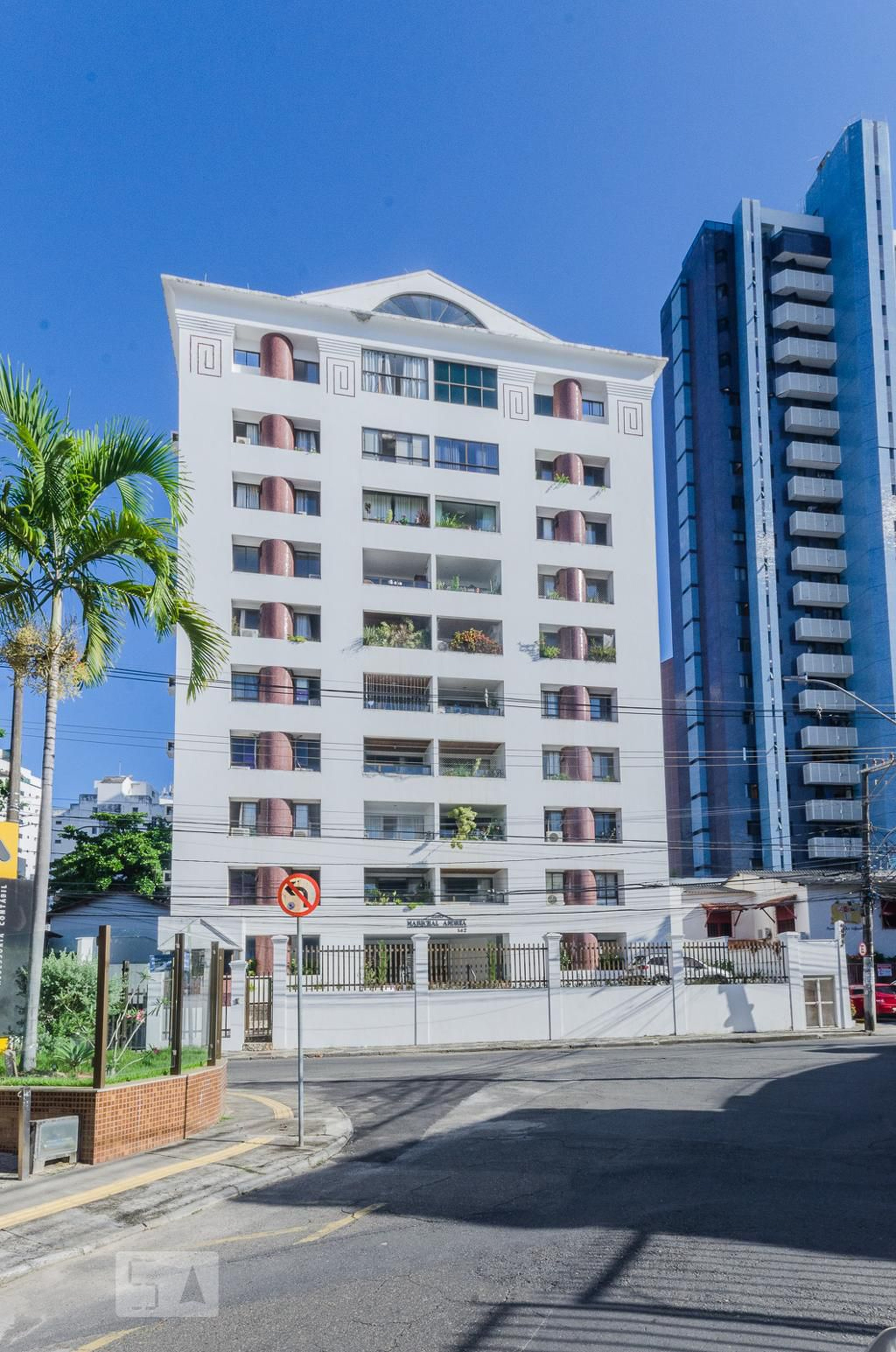 Fachada do Condomínio Condomínio Mansão Marechal Andrea