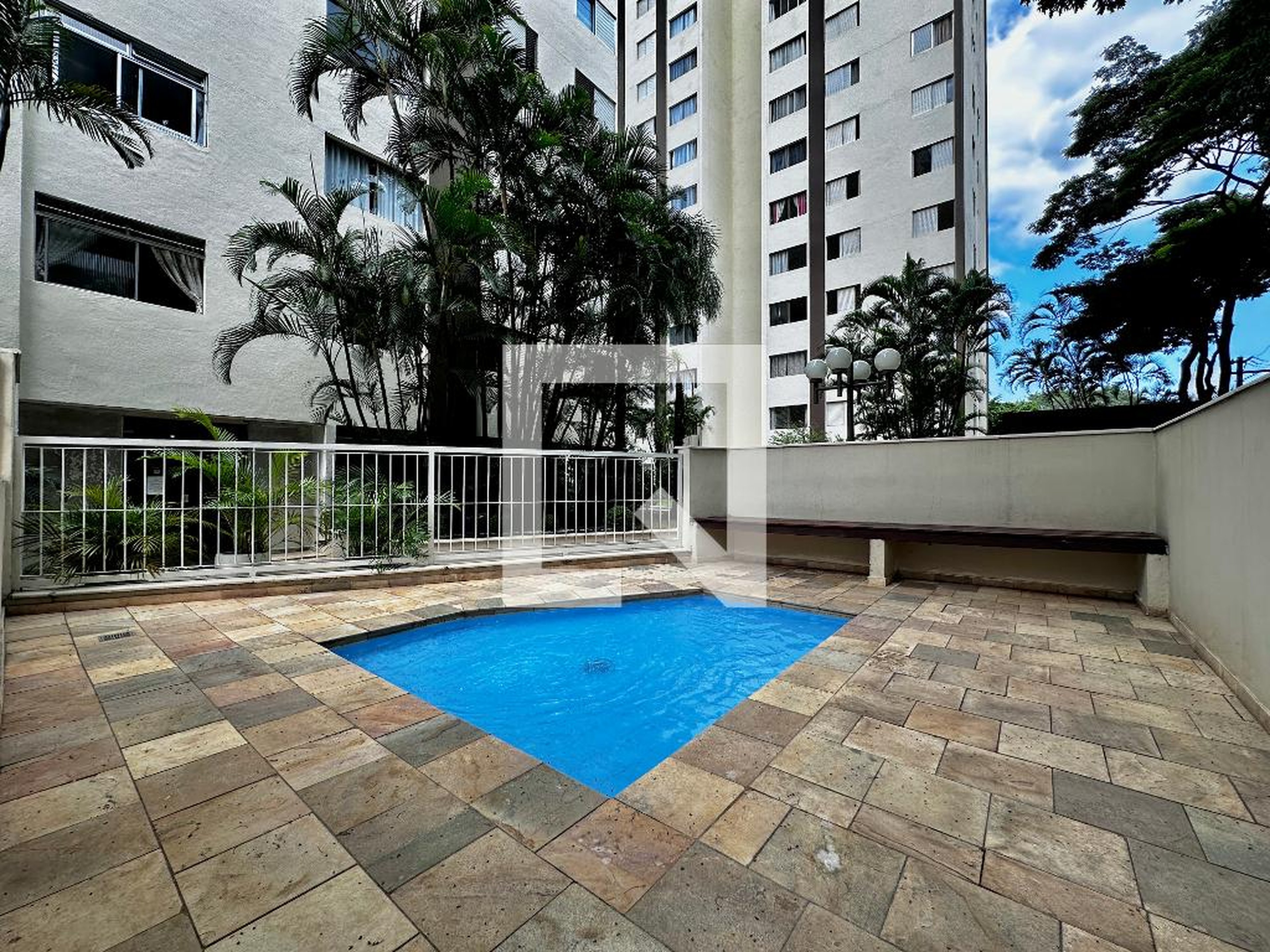 Piscina - Edifício Praia do Leme e Praia de Copacabana