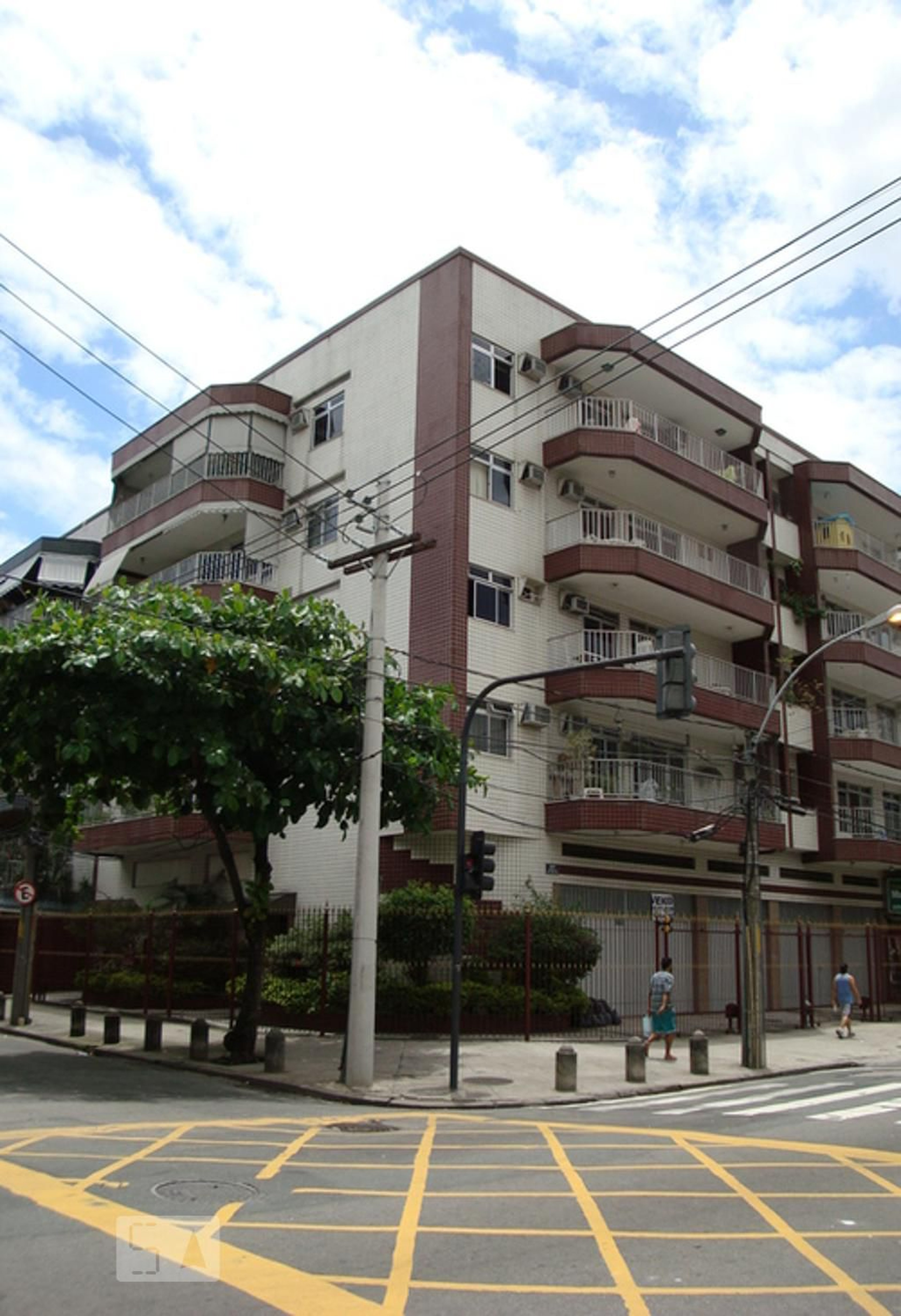 Fachada Condomínio em Rua Pereira Nunes, 223
