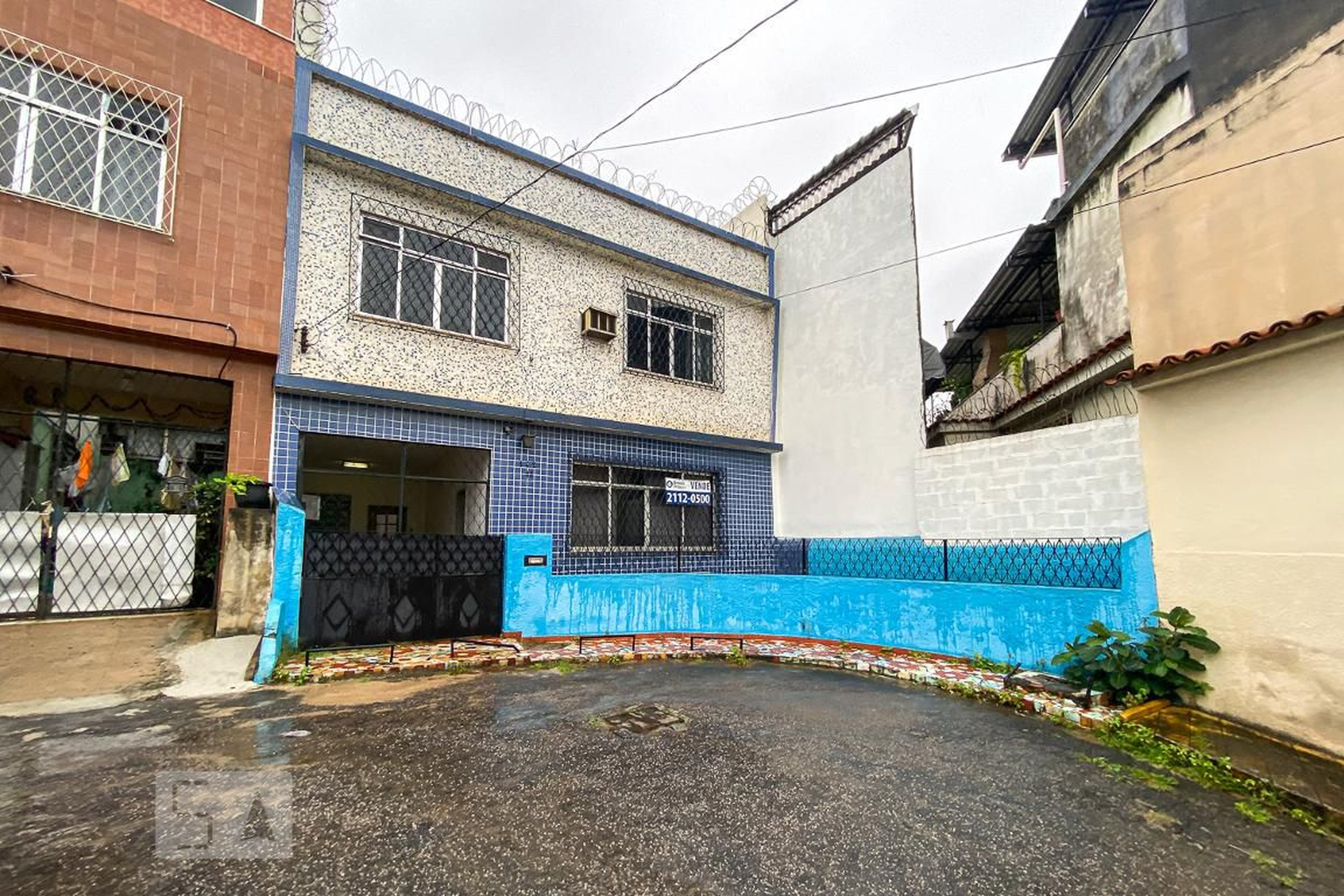 Fachada Condomínio em Rua Penedo, 142