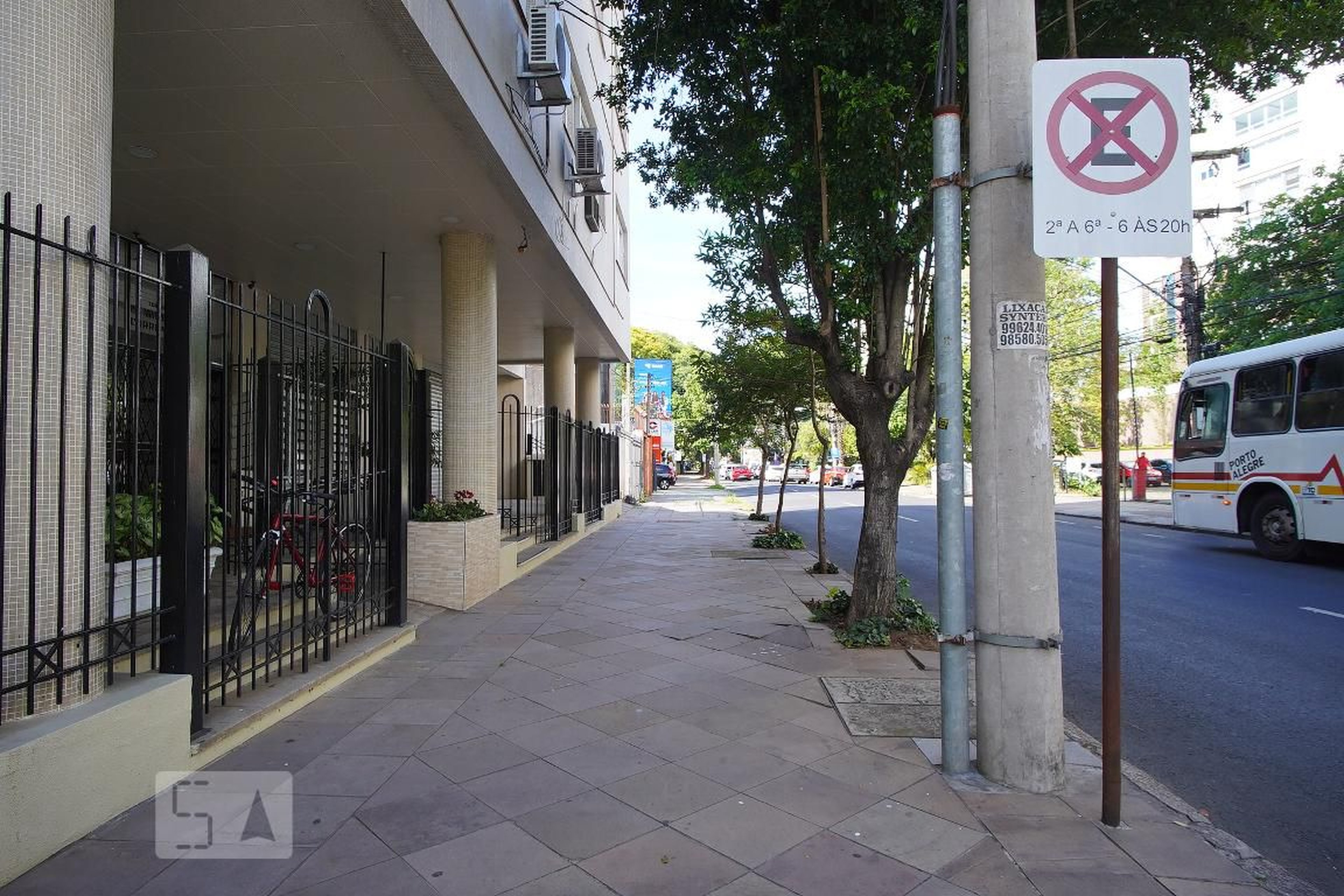 Fachada do Condomínio Condomínio em Rua Quintino Bocaiúva, 100