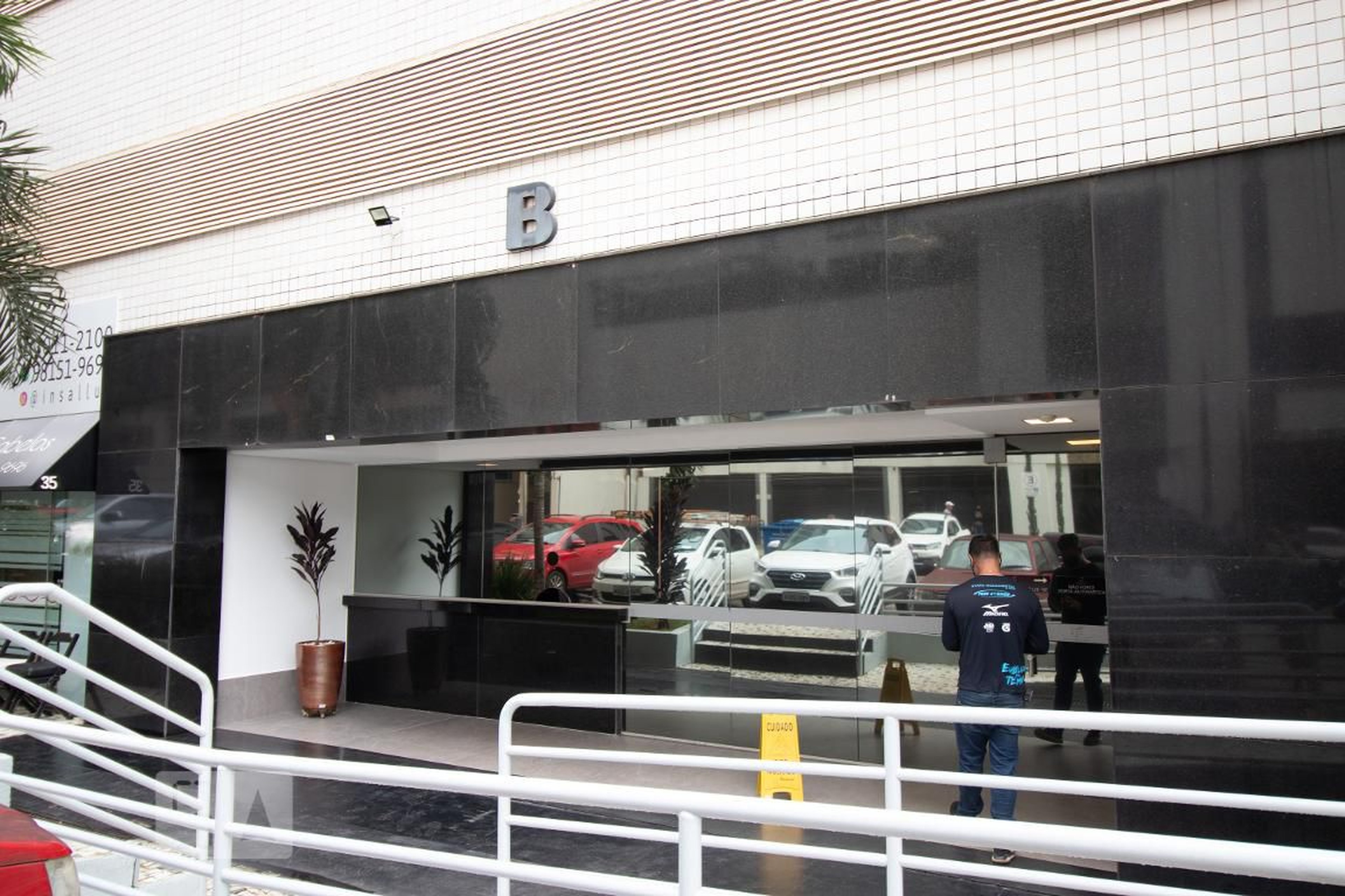 Fachada do Condominio Condomínio em Rua 24 Norte, 9/11