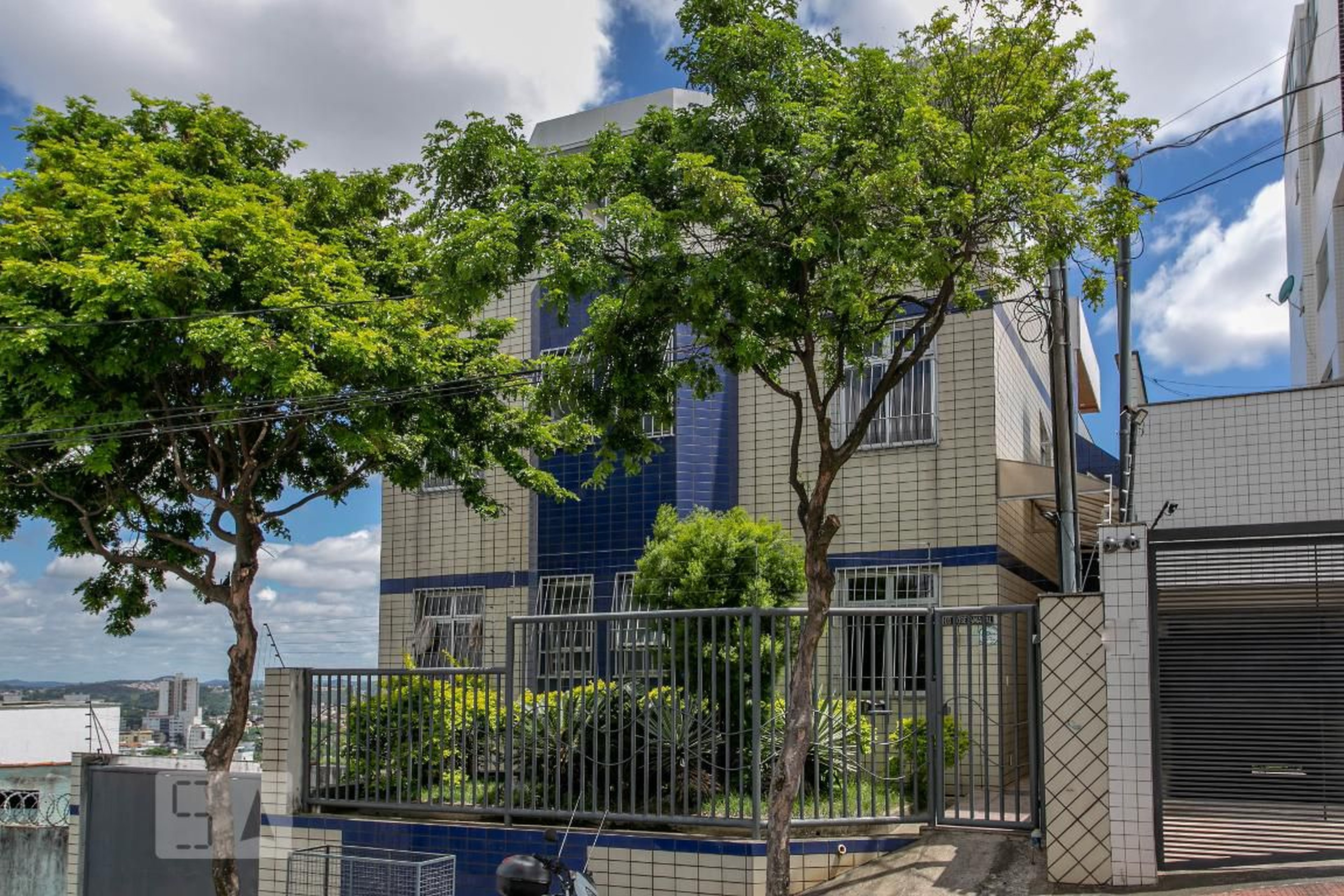 Fachada Condomínio em Rua José Amaral, 133