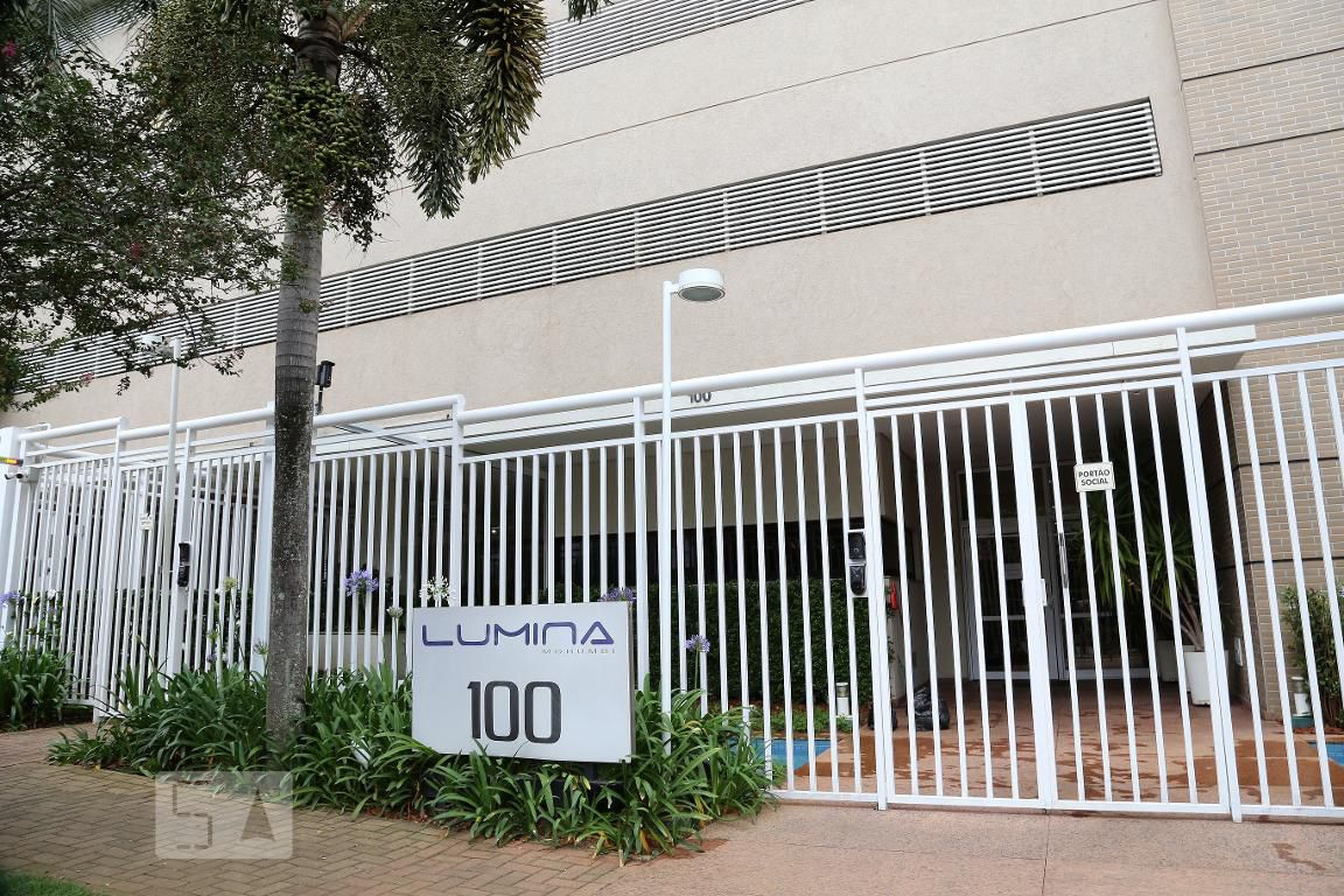 Fachada do Condomínio Condomínio Lumina
