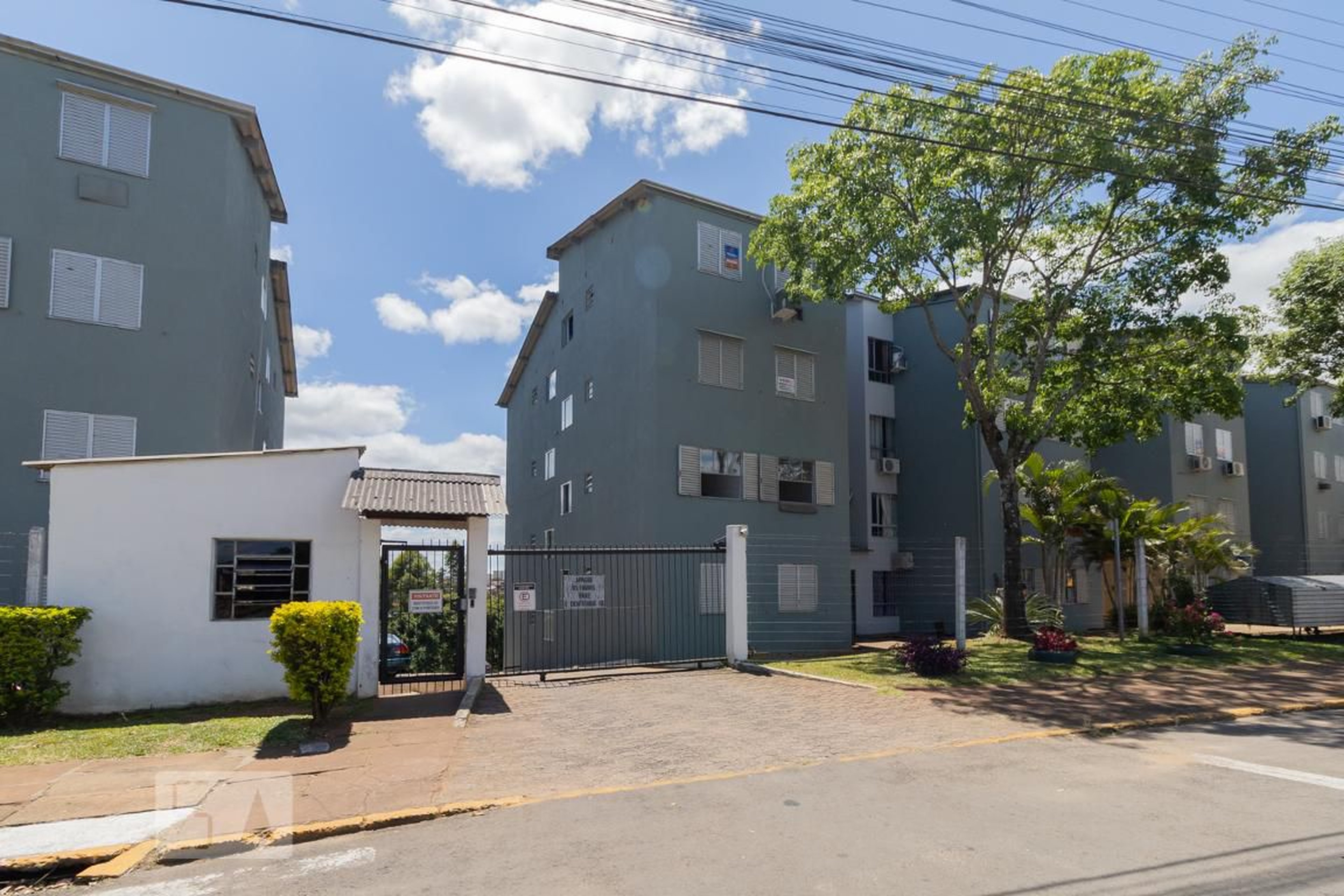 Fachada Condomínio em Rua Doutor Karl Wilhelm Schinke, 1084