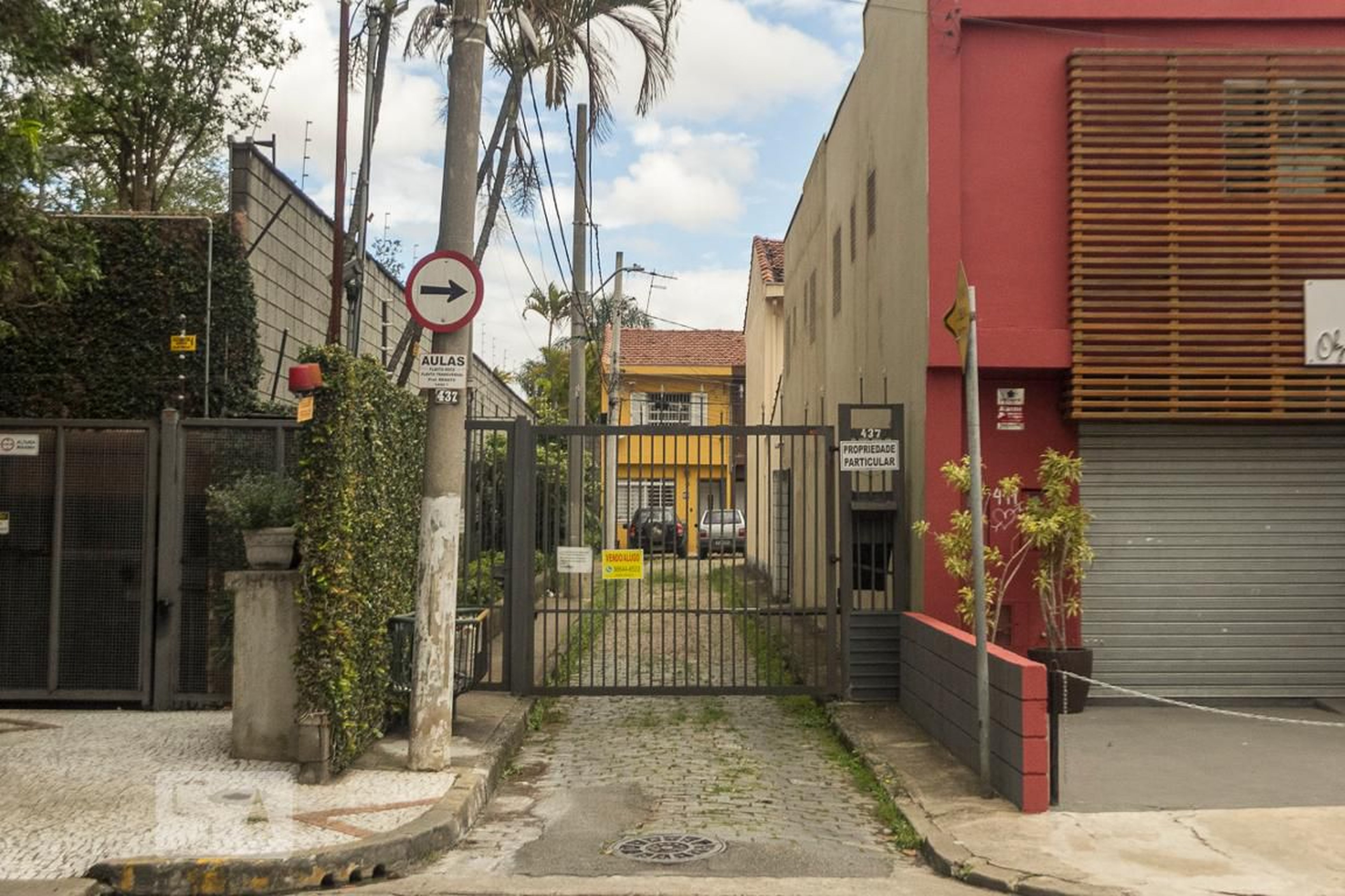 Fachada Condomínio em Rua Professor Vahia de Abreu, 437