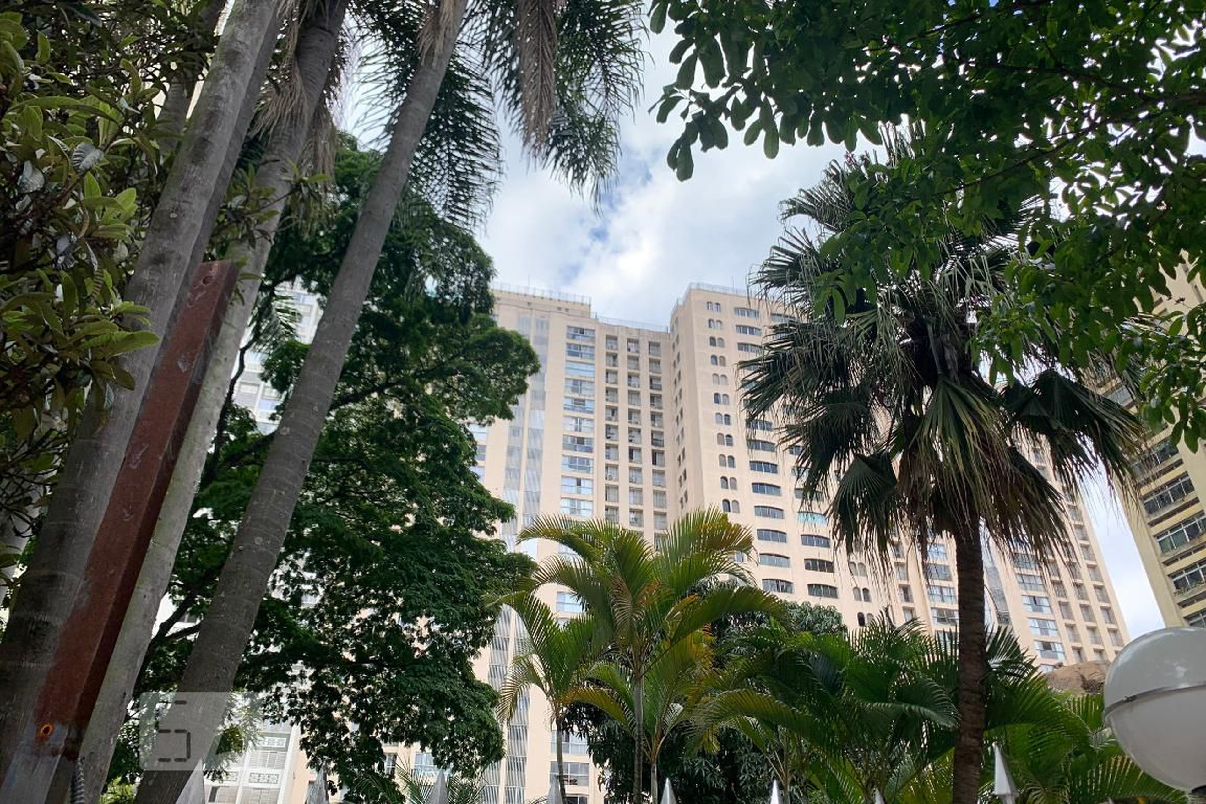 Fachada do Prédio Edifício Praça dos Franceses