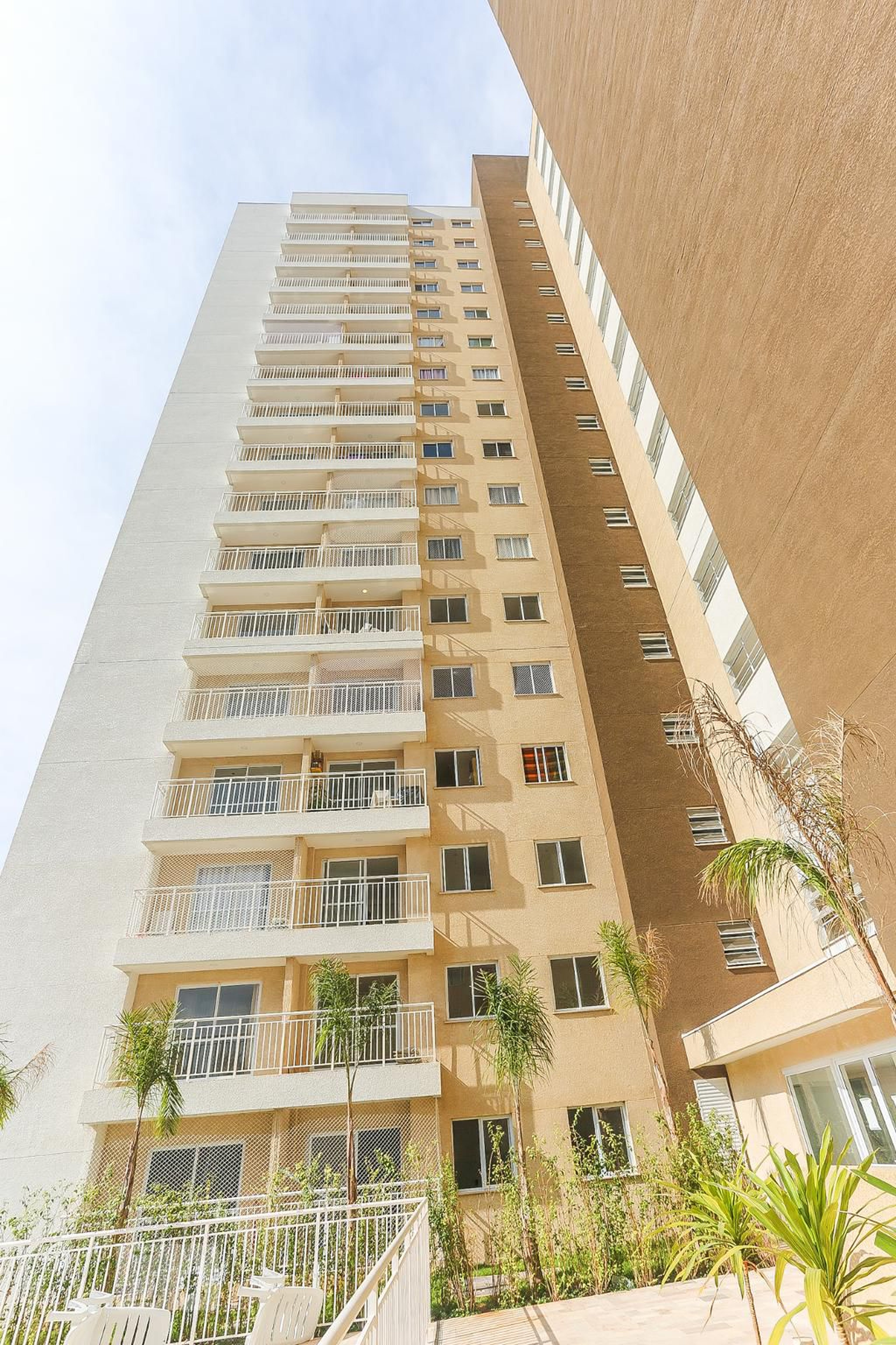 Fachada Condomínio em Avenida Corifeu de Azevedo Marques, 207