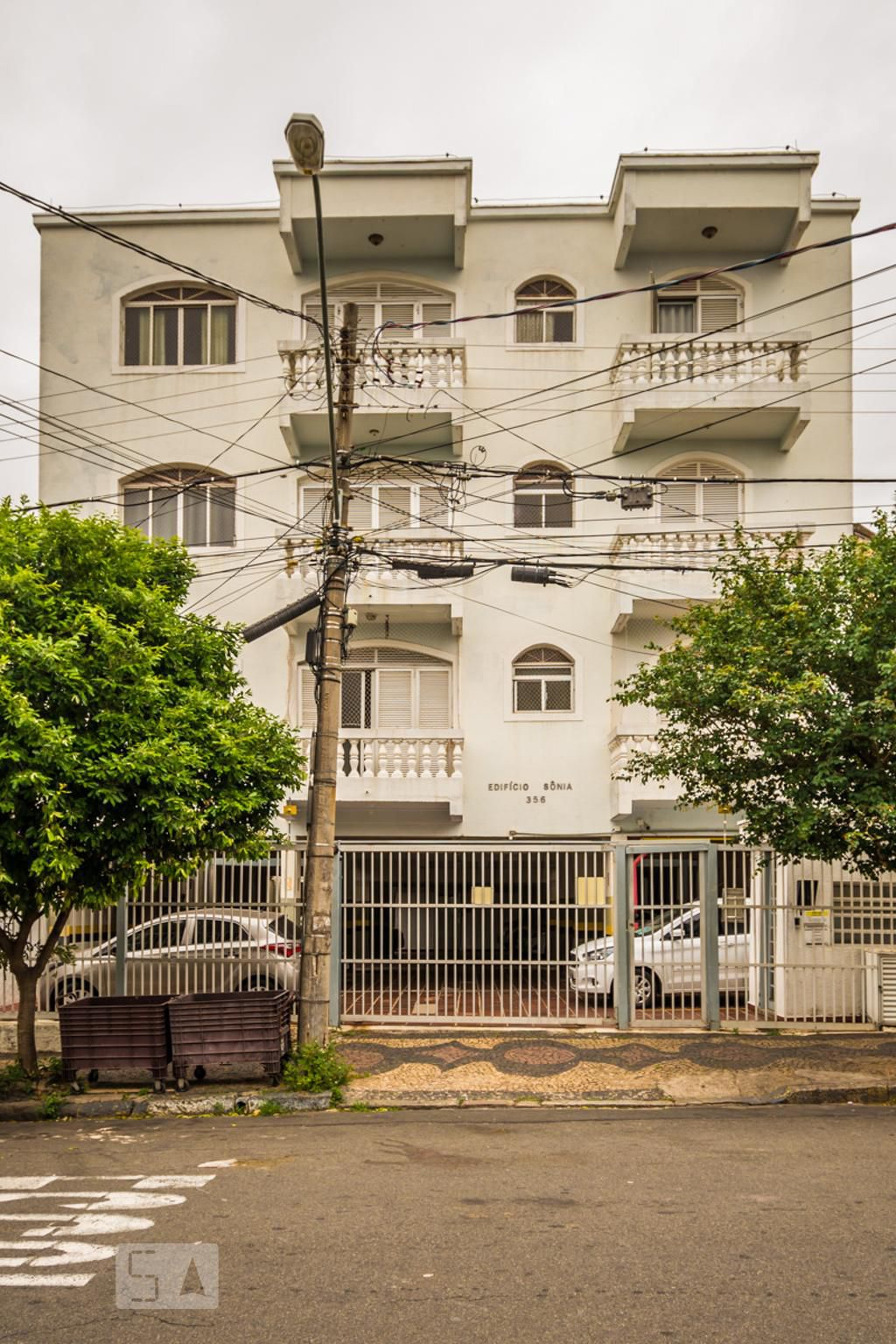 Fachada Condomínio em Rua Antonio Bento, 356