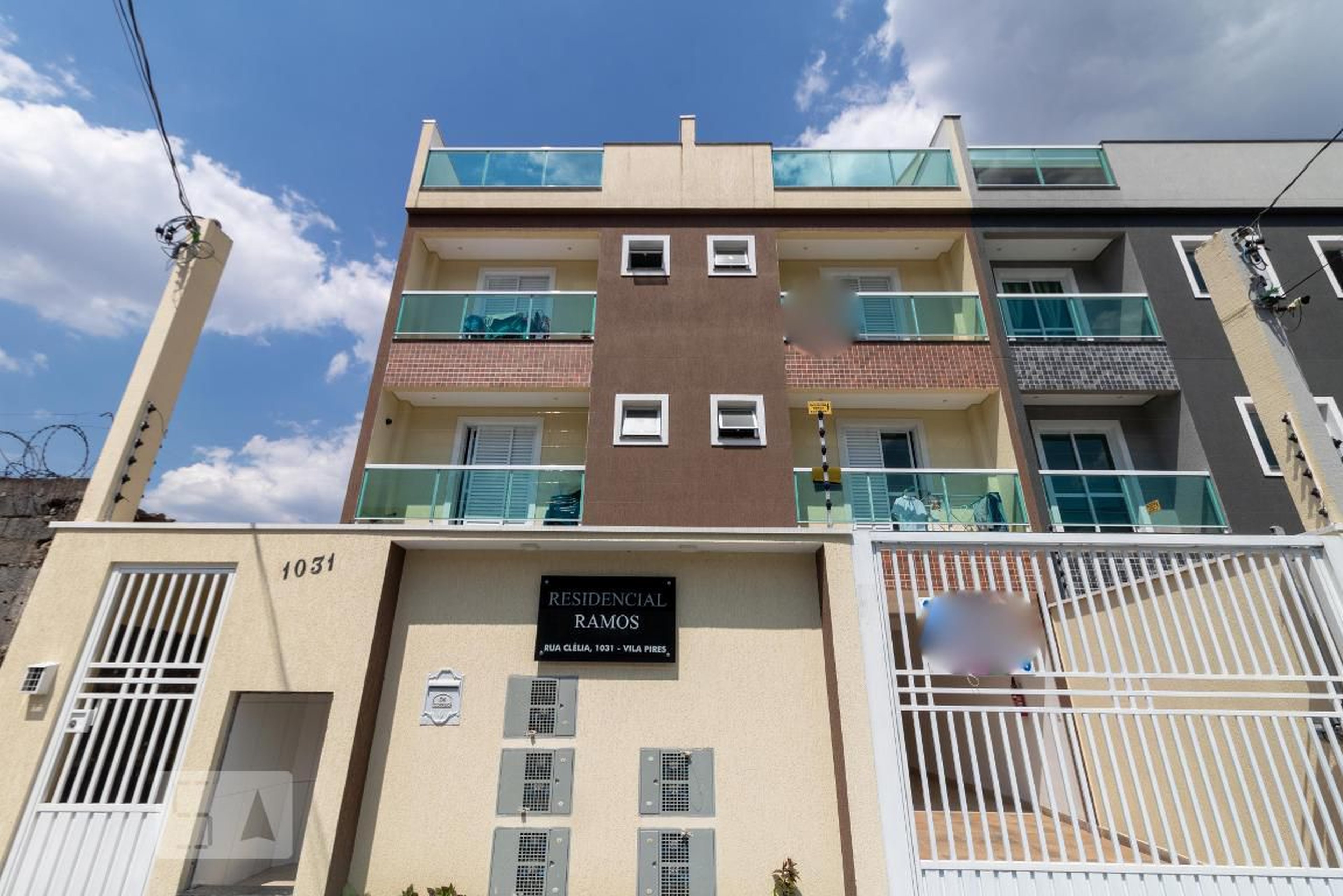 Fachada Condomínio em Rua Clélia, 1031