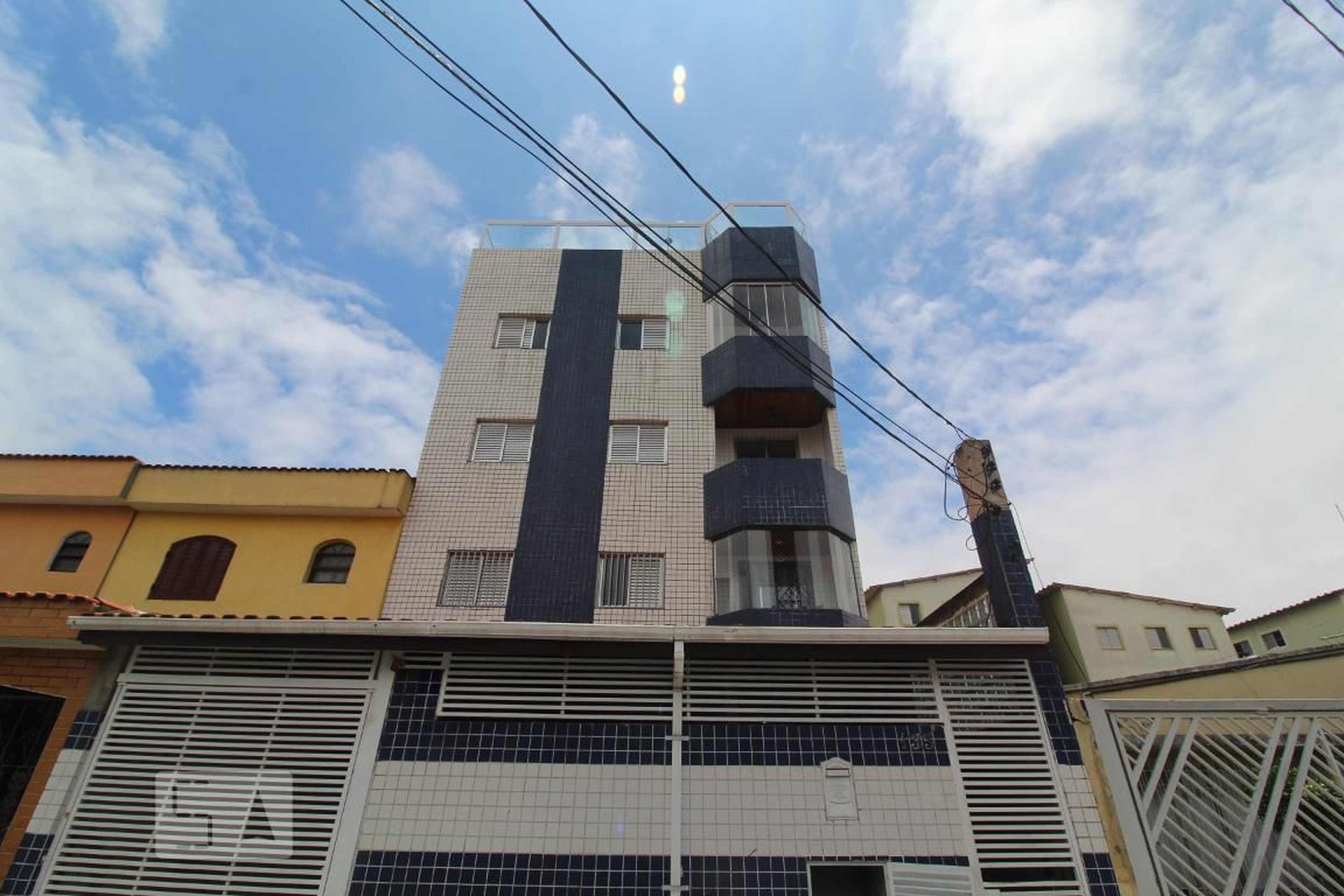 Fachada Condomínio em Rua Agostinho César Bassoli, 135