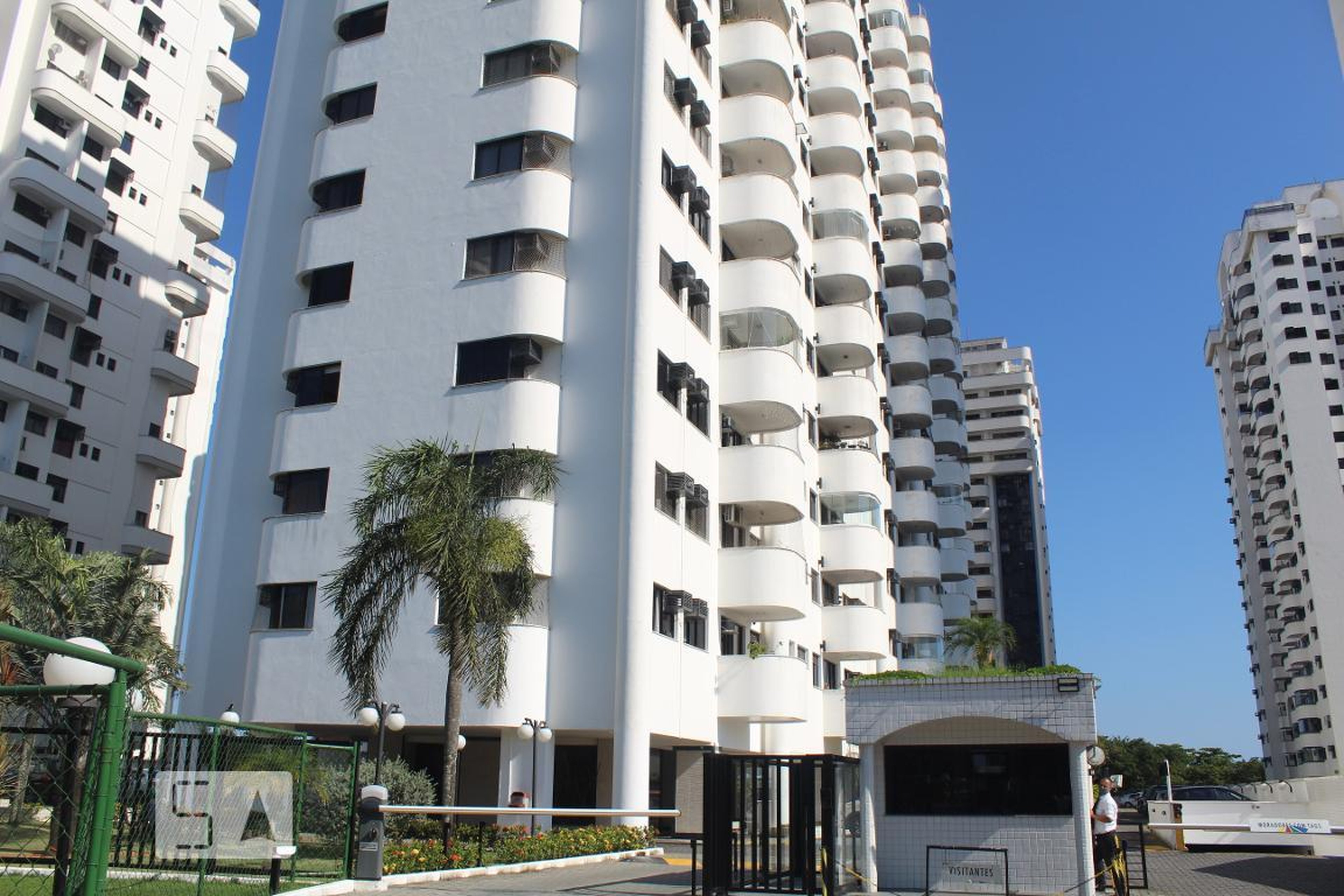 Fachada do Prédio Condomínio Barra Bali