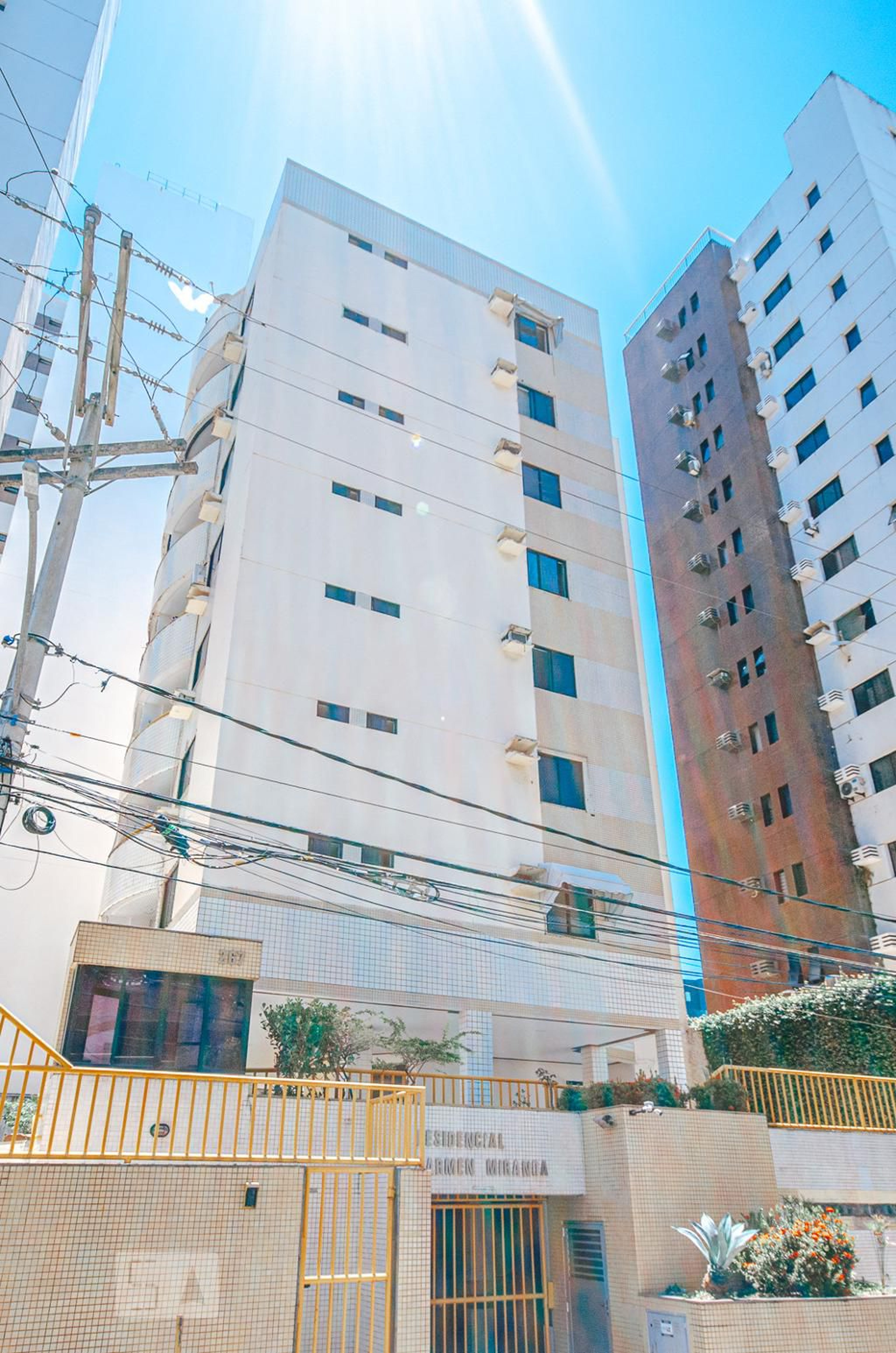 Fachada do Condomínio Condomínio Ed. Residencial Carmem Miranda
