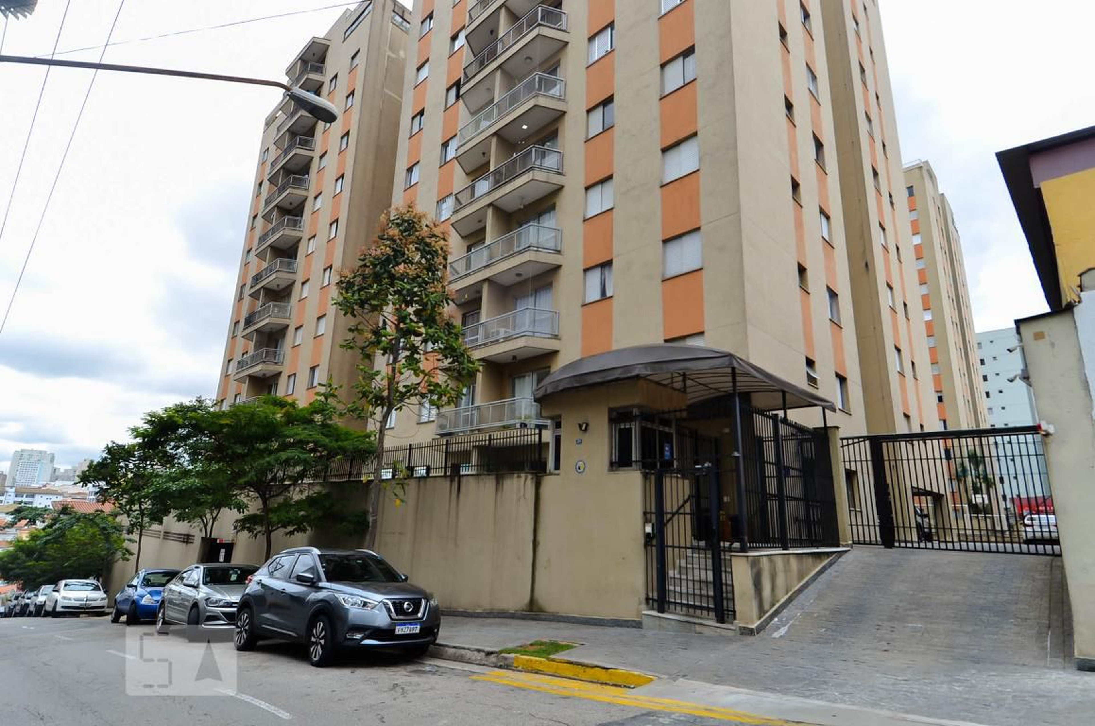 Fachada do Condomínio Edifício Moradas Califórnia