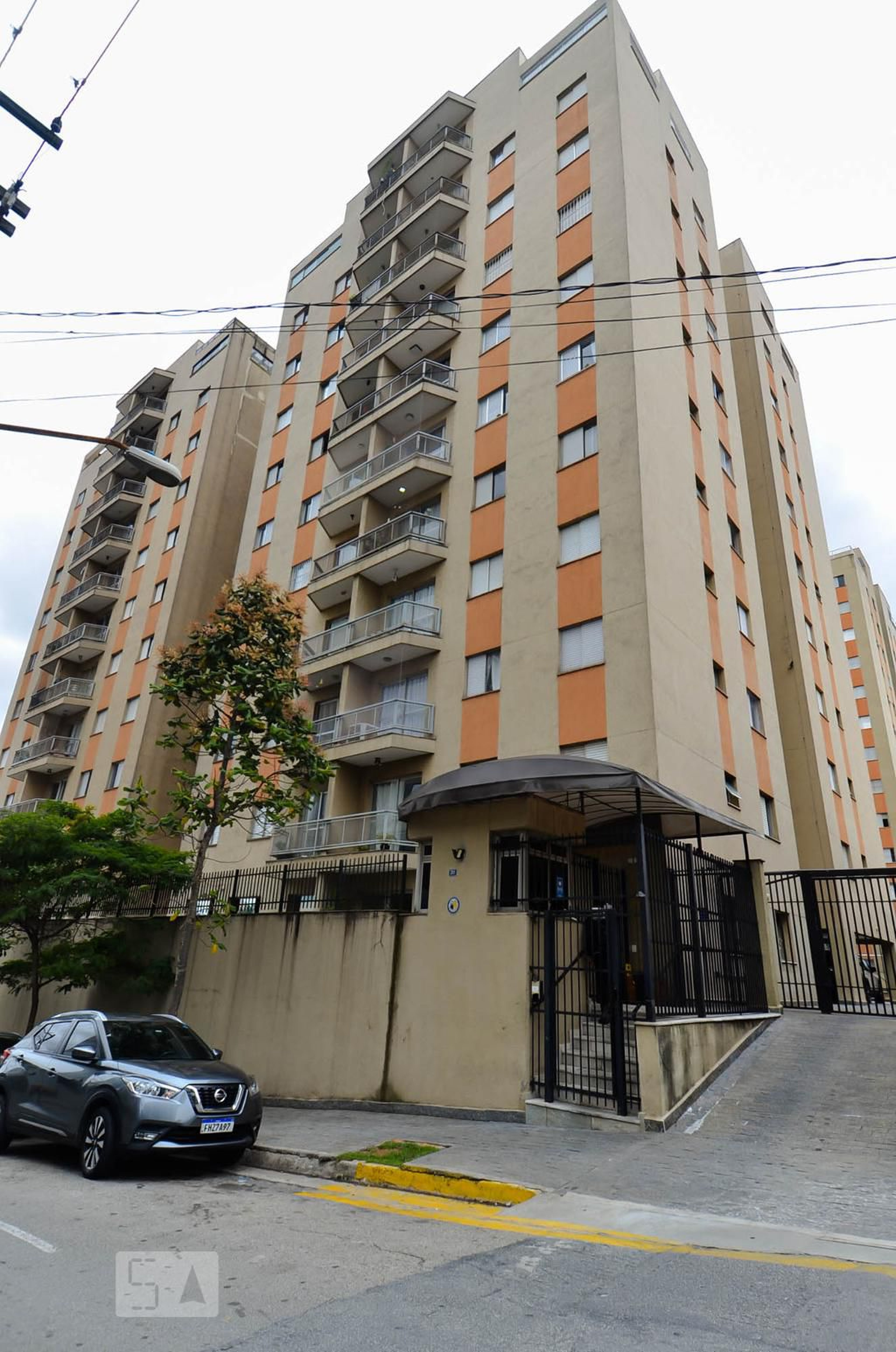 Fachada do Condomínio Edifício Moradas Califórnia