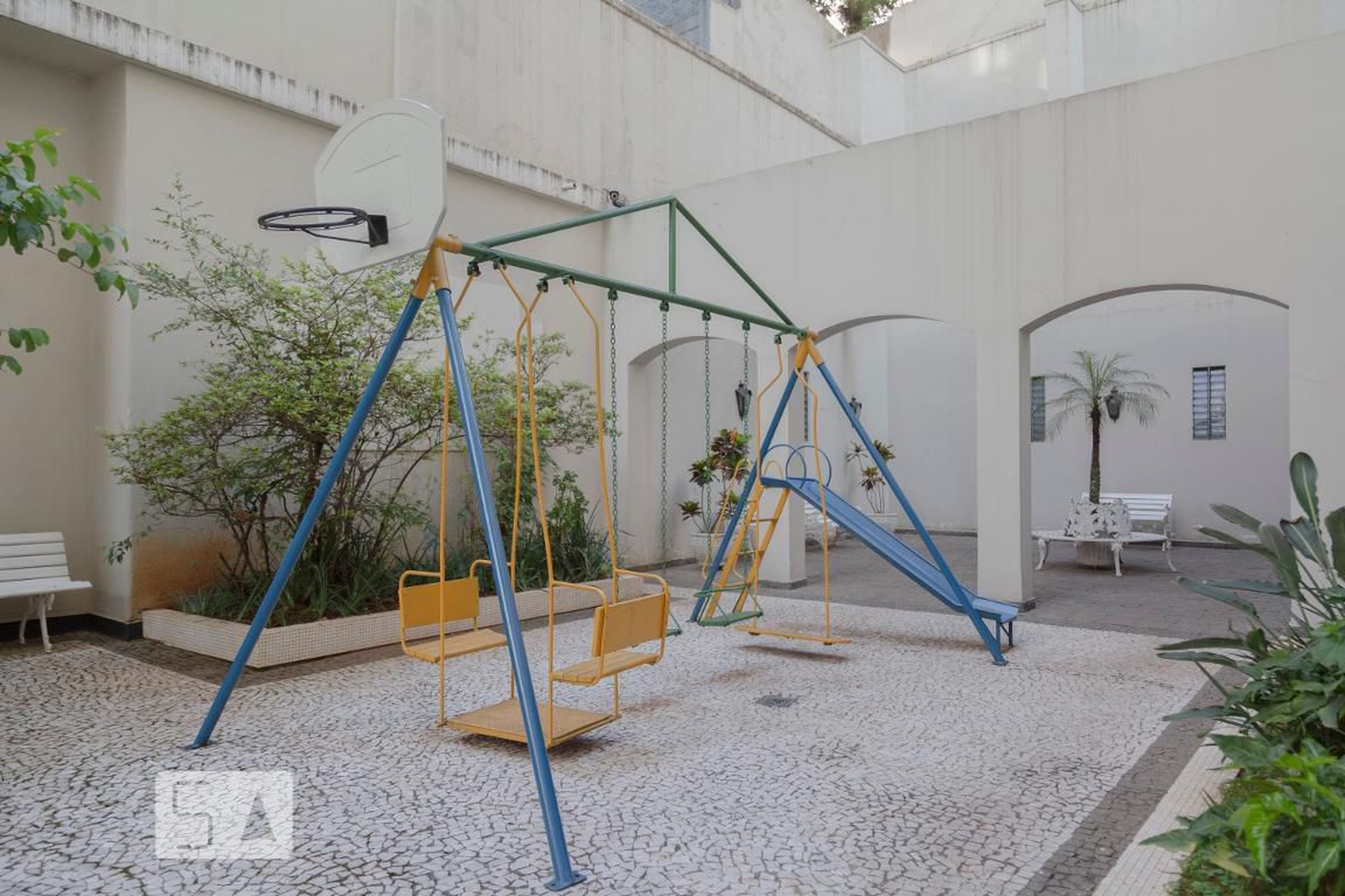 Playground - Fenício