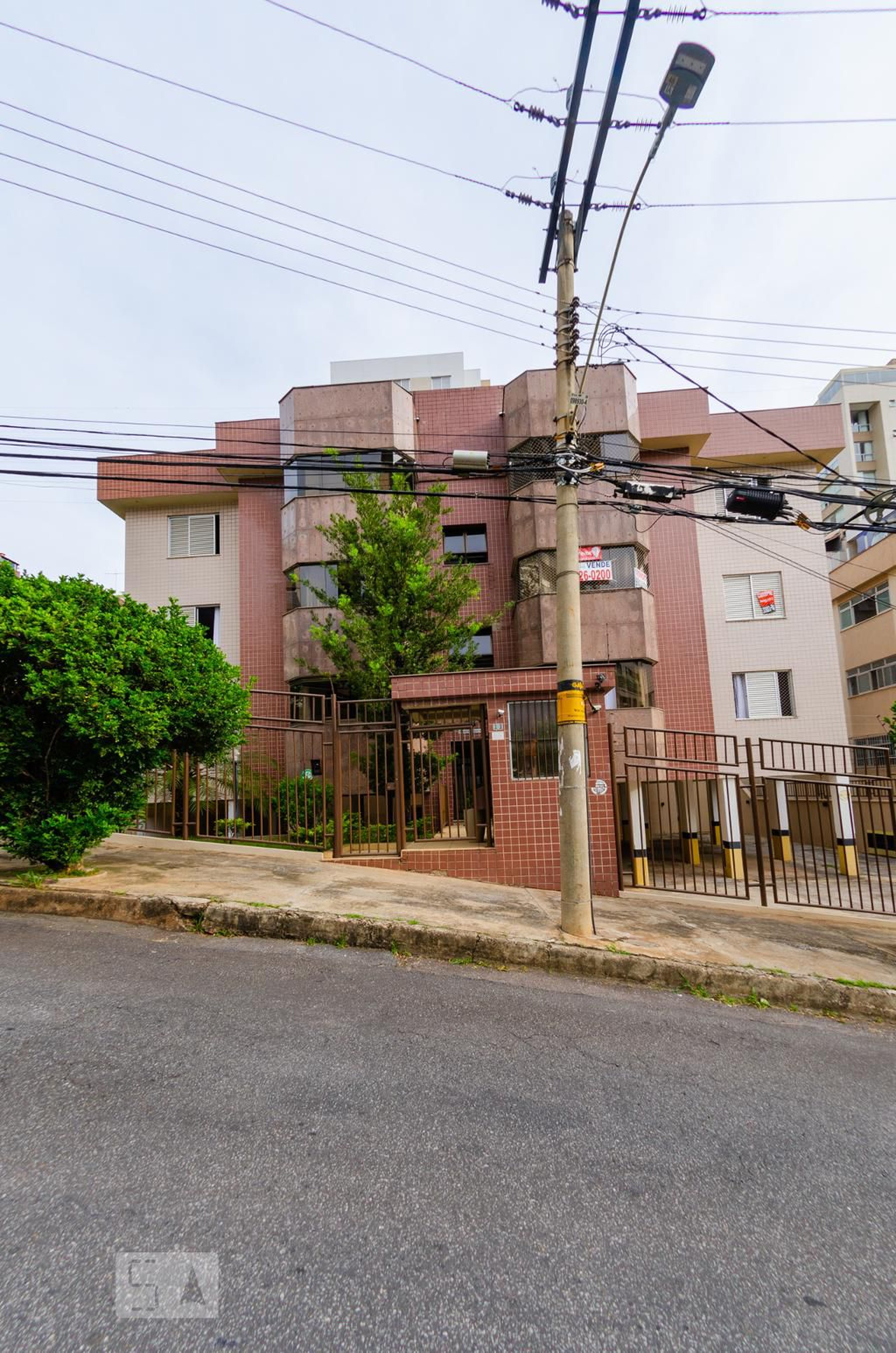 Fachada Condomínio em Rua Professor Miguel de Souza, 11