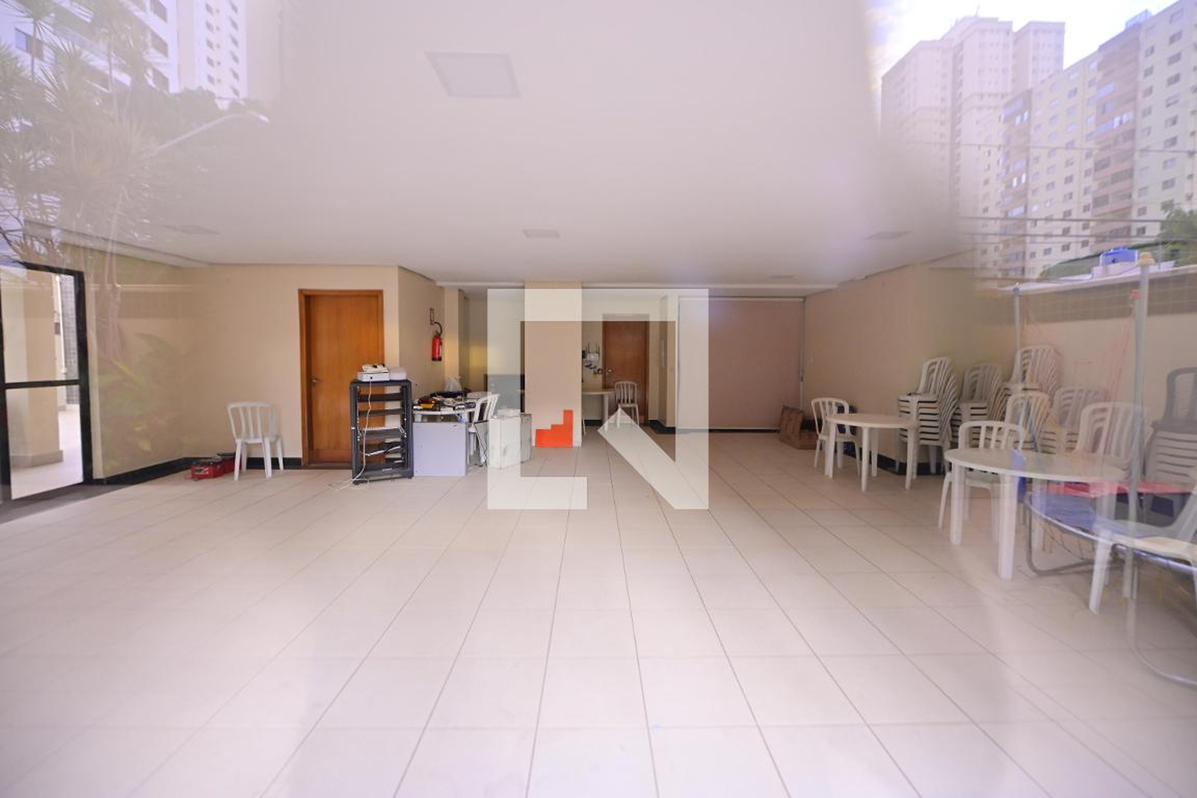 Área comum - Arco do Triunfo