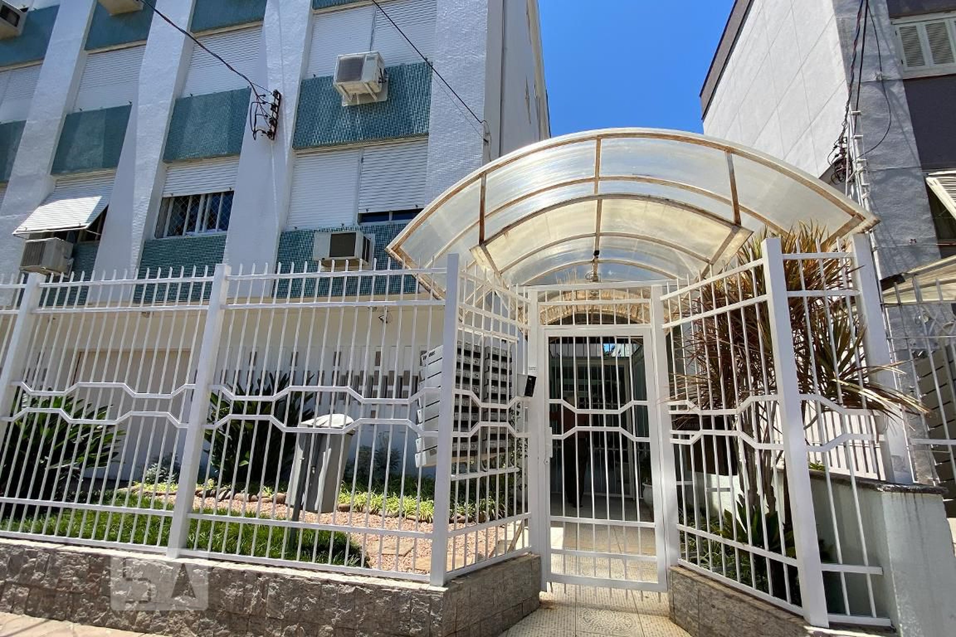 Fachada Condomínio em Rua Múcio Teixeira, 1434