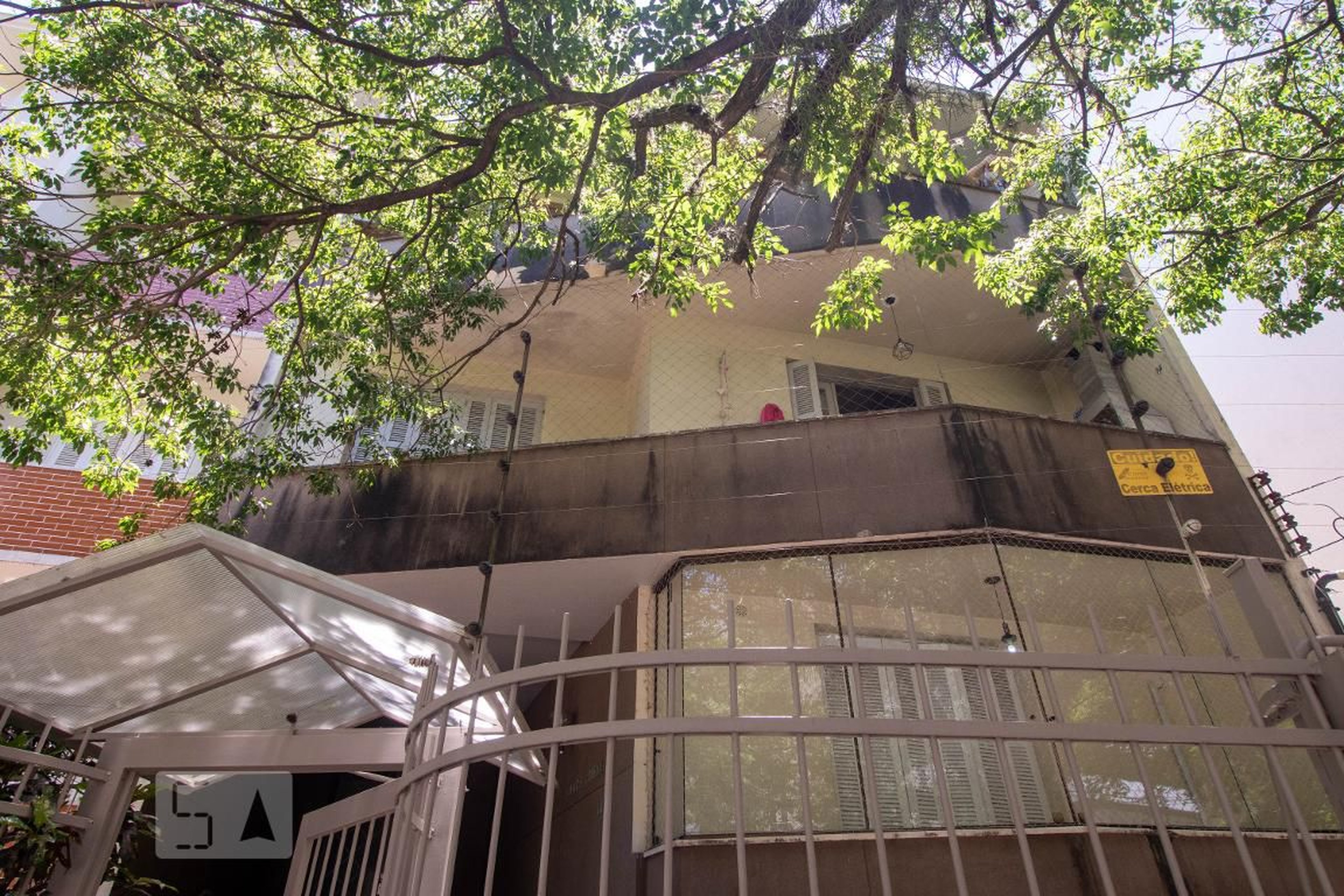 Fachada Condomínio em Rua André Puente, 100