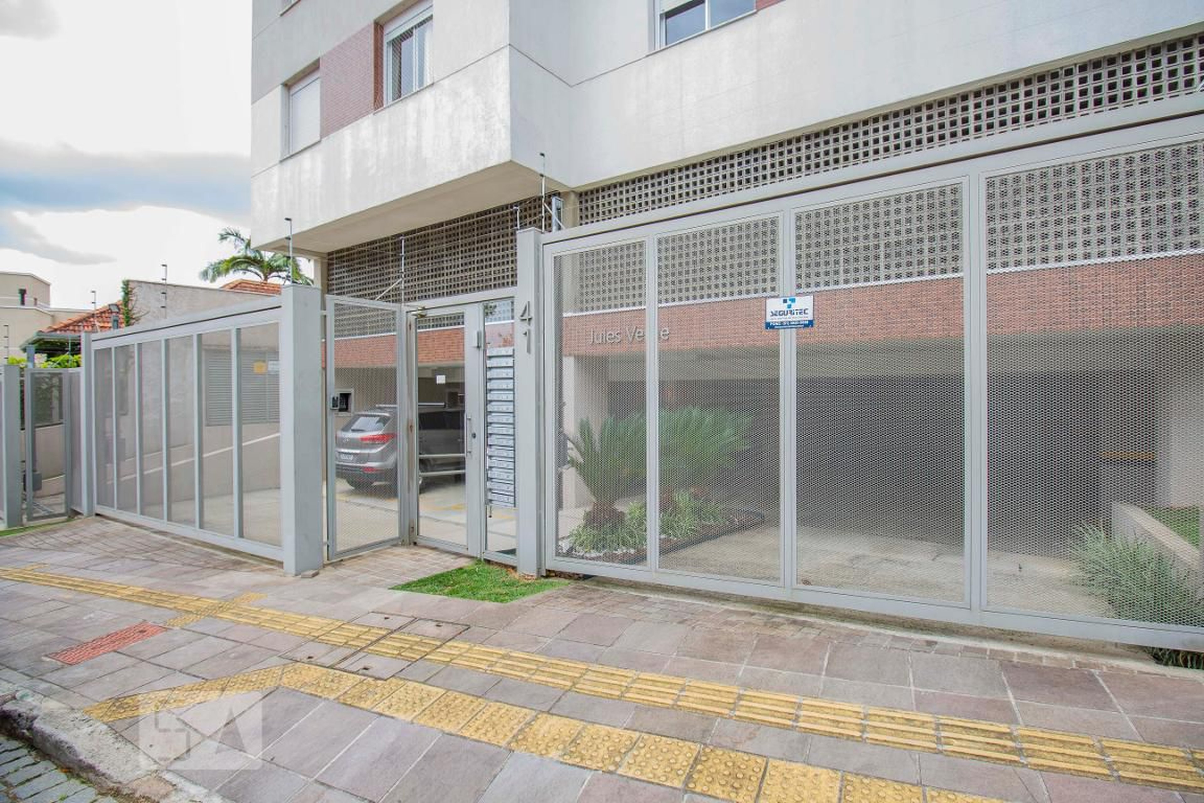 Fachada do Condomínio Condomínio Jules Verne