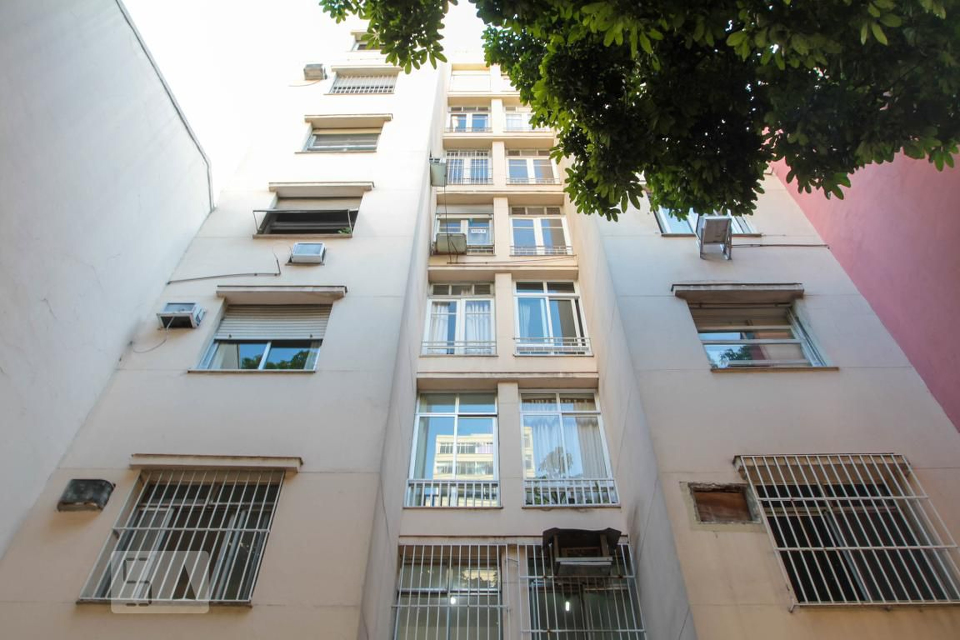 Fachada do Prédio Condomínio em Rua Visconde de Pirajá, 145