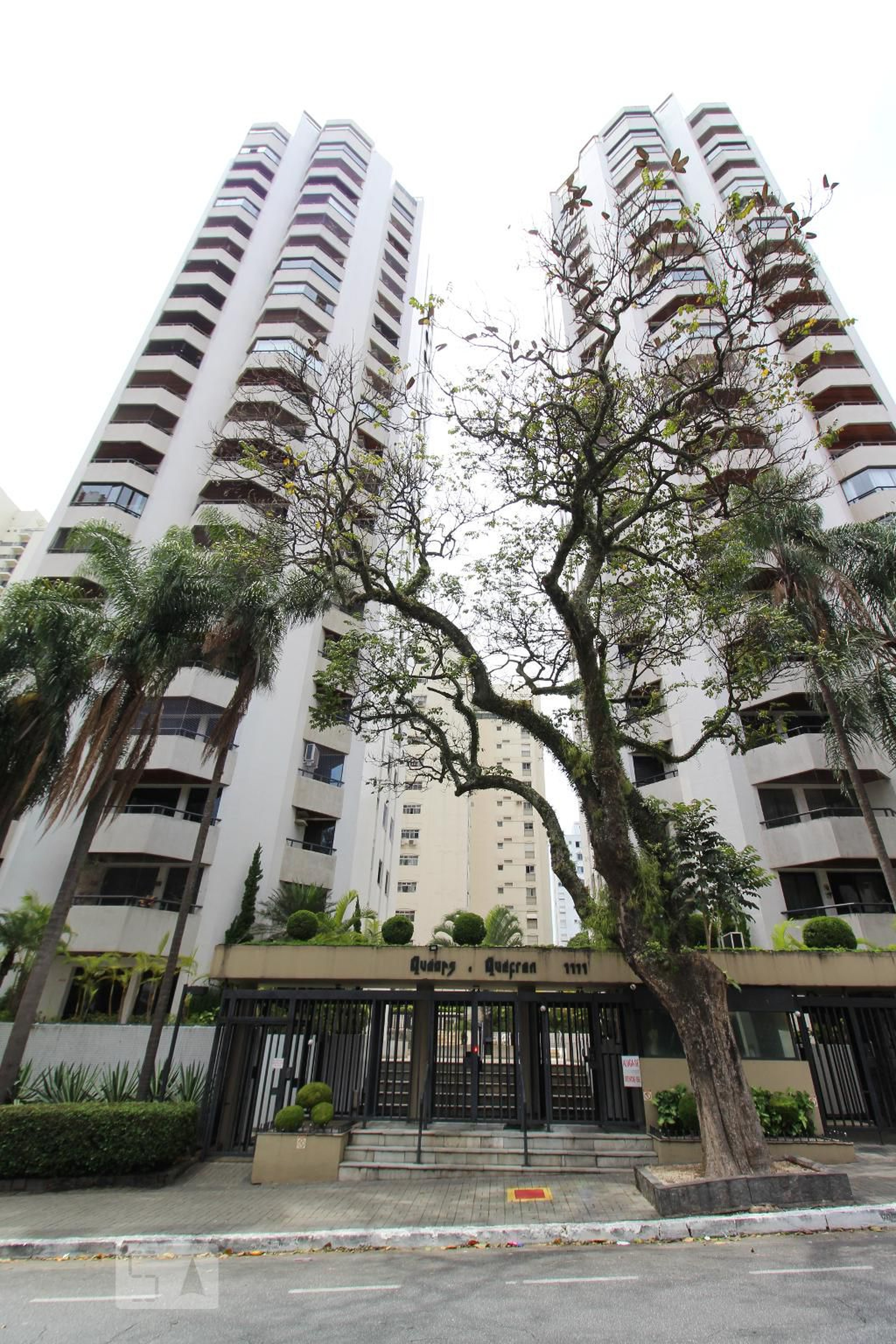 Fachada do Prédio Condomínio Queops e Quefren