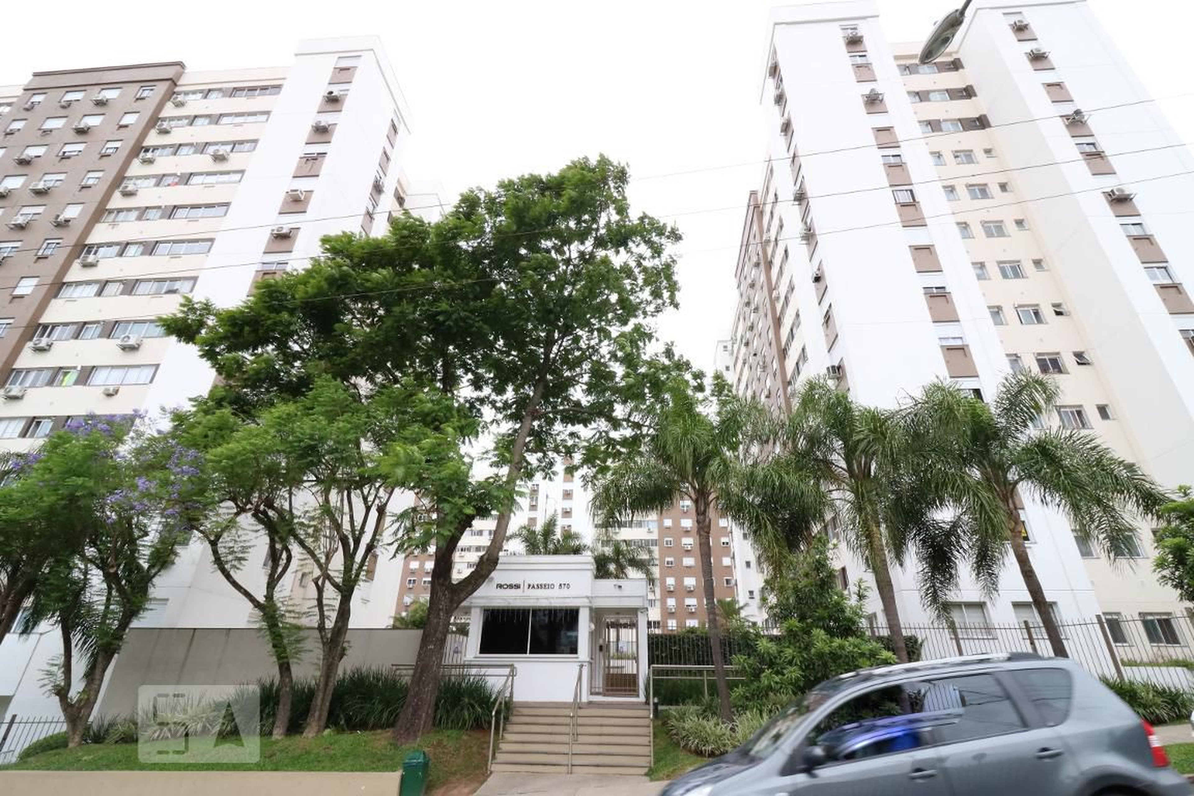 Fachada do Condomínio Condomínio Arossi Passeio