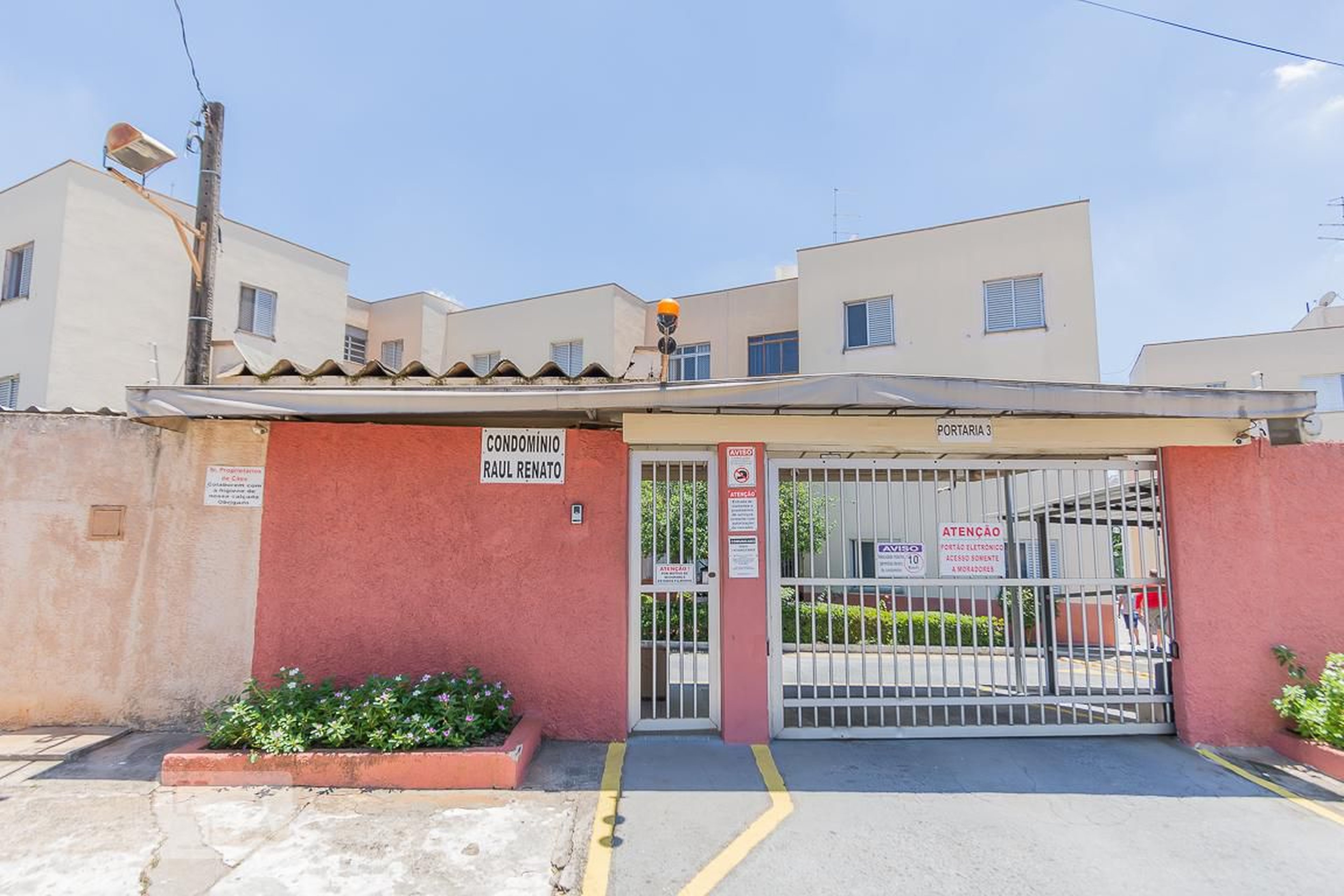 Fachada Condomínio Raul Renato