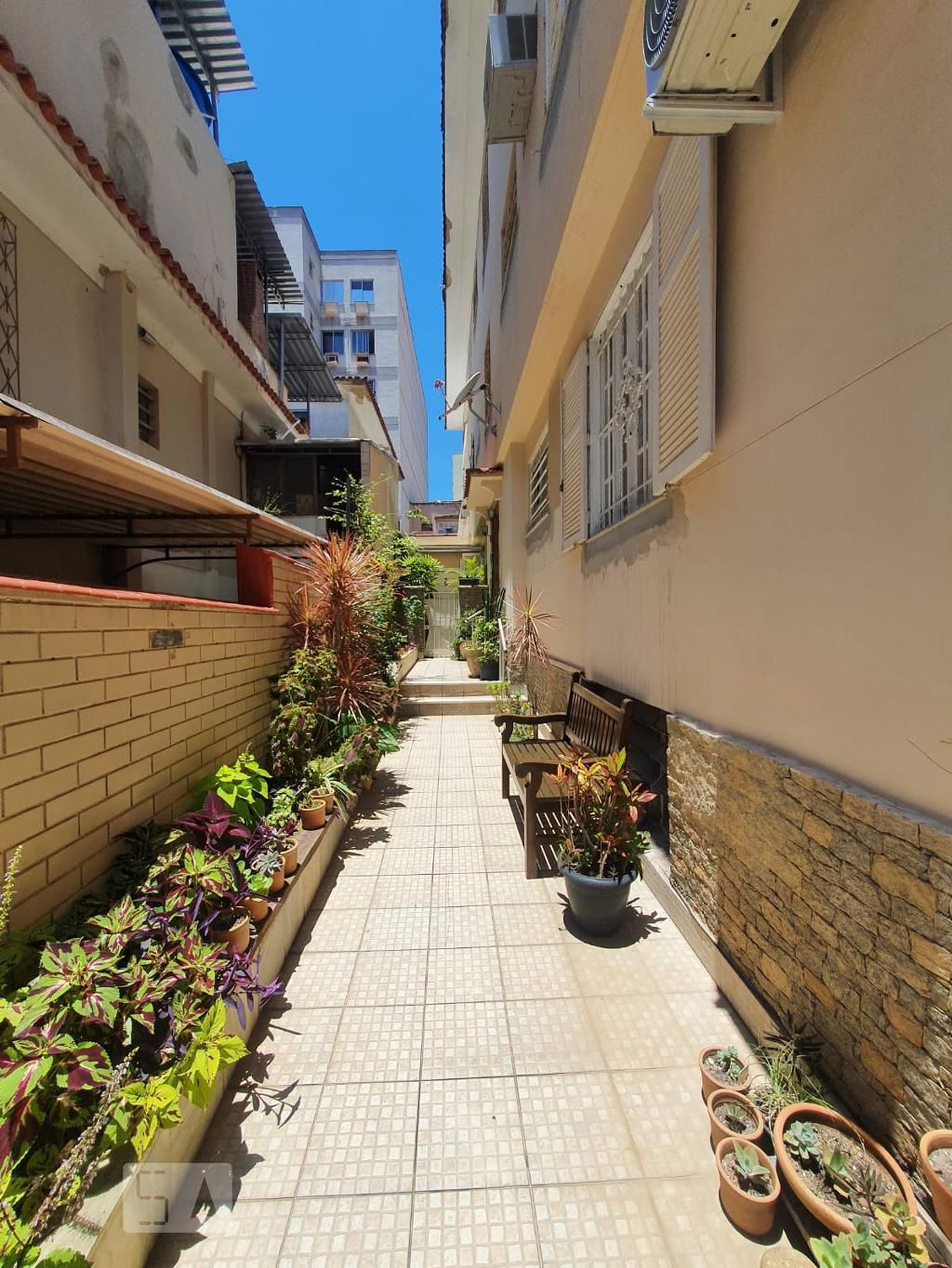 Fachada Condomínio em Rua General Silva Pessoa, 41