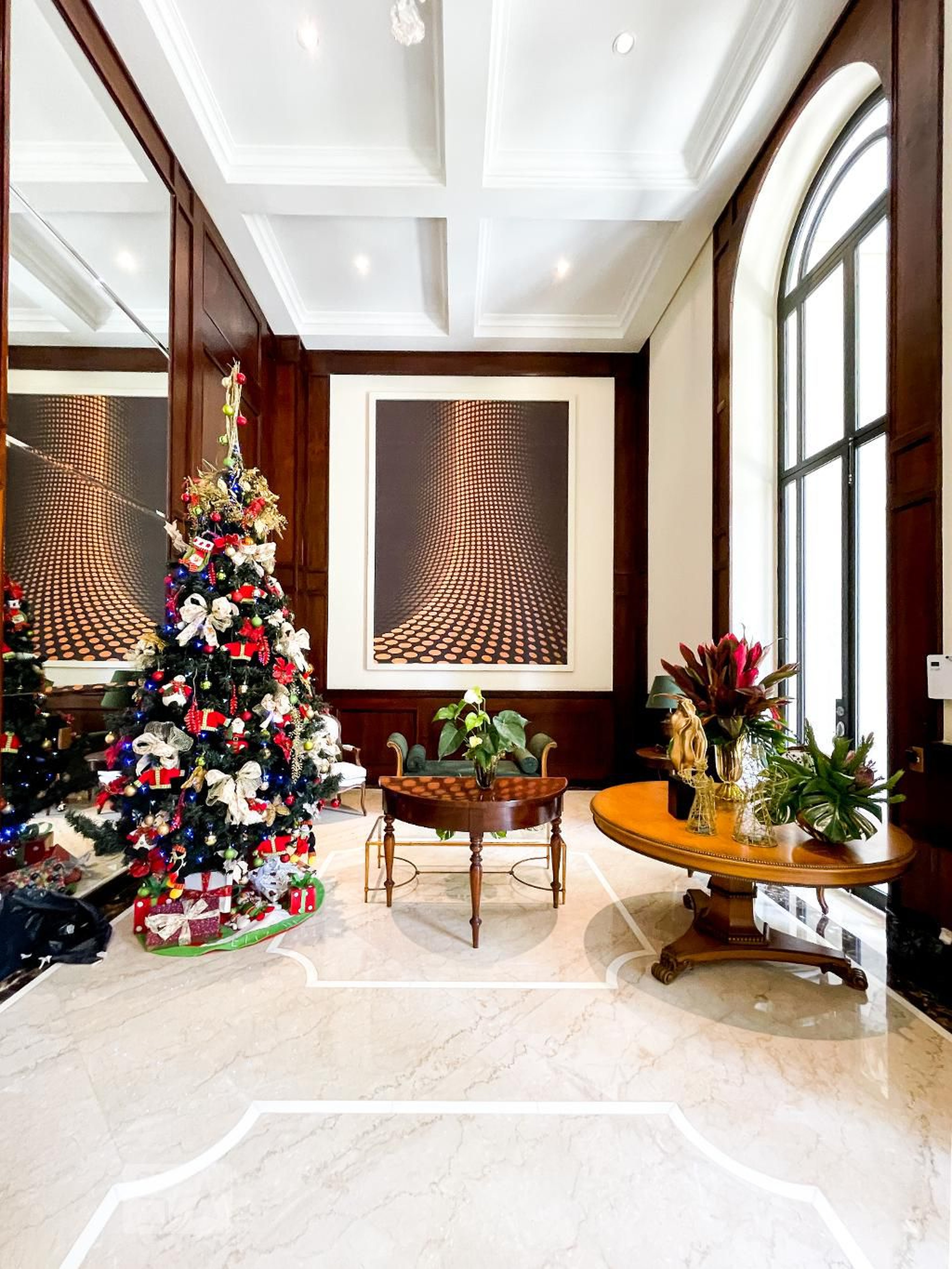 Hall de Entrada - L' Ambassadeur