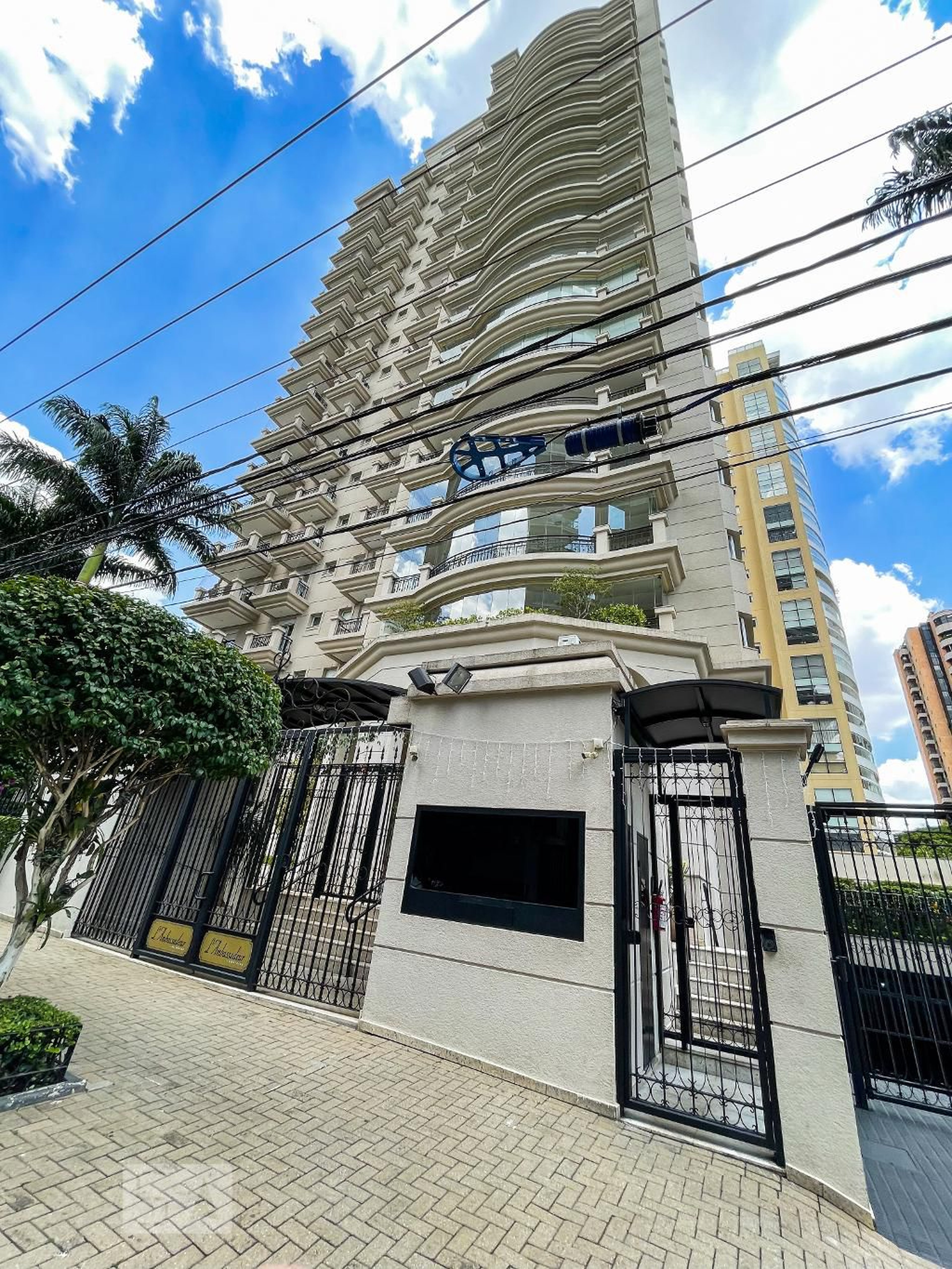 Fachada Condomínio L' Ambassadeur