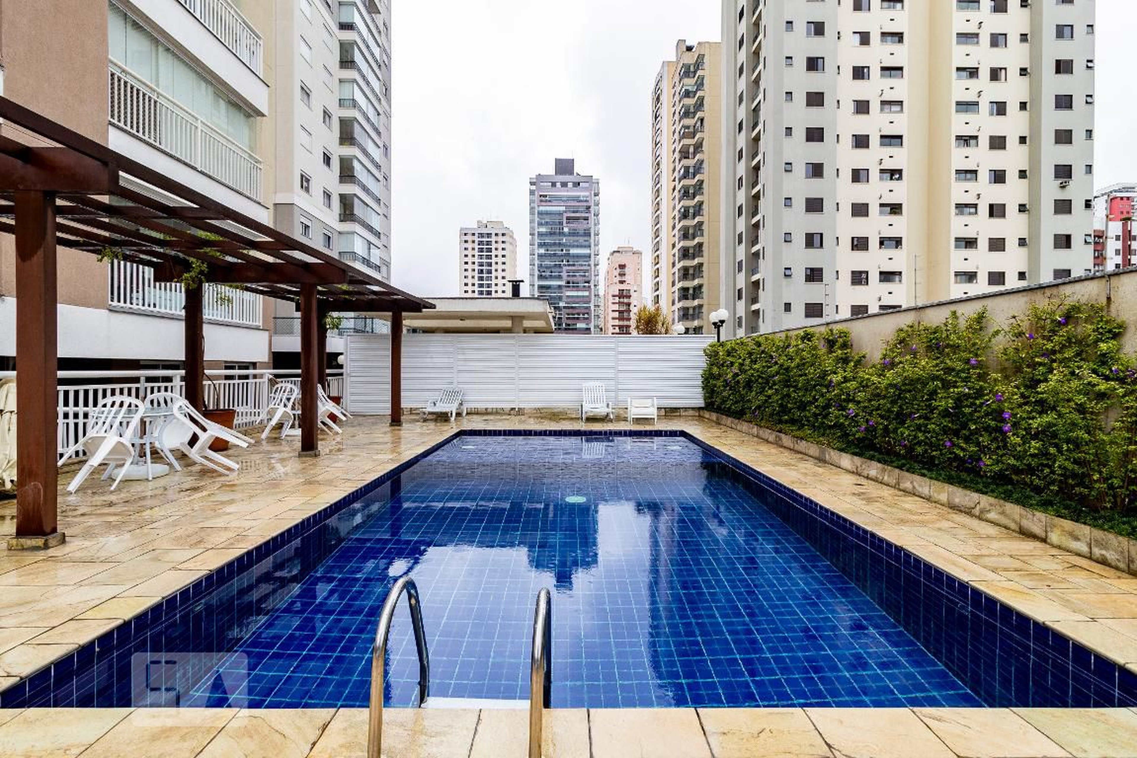 Piscina - Edifício Residencial Visconde
