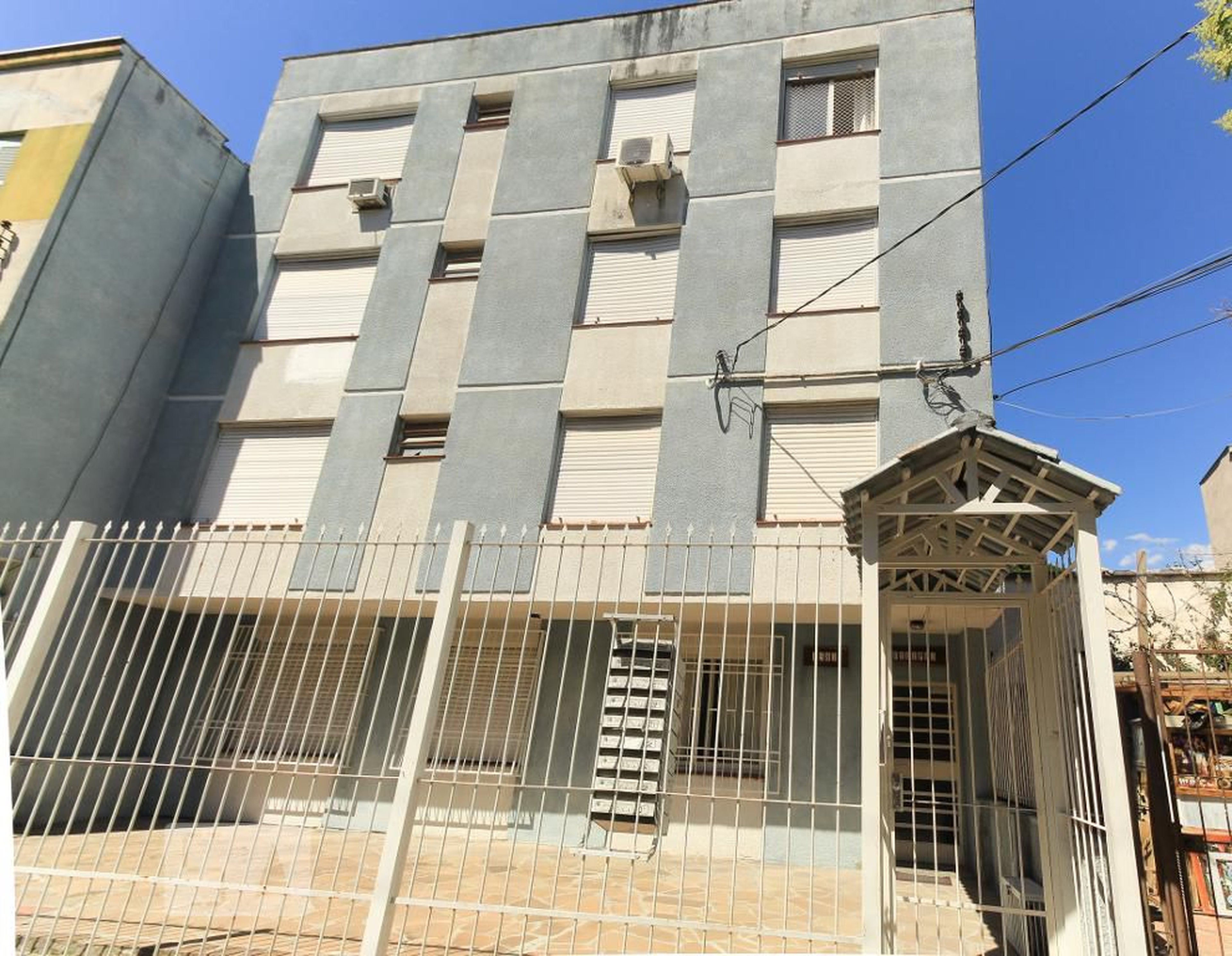 Fachada Condomínio em Rua Baronesa do Gravataí, 58