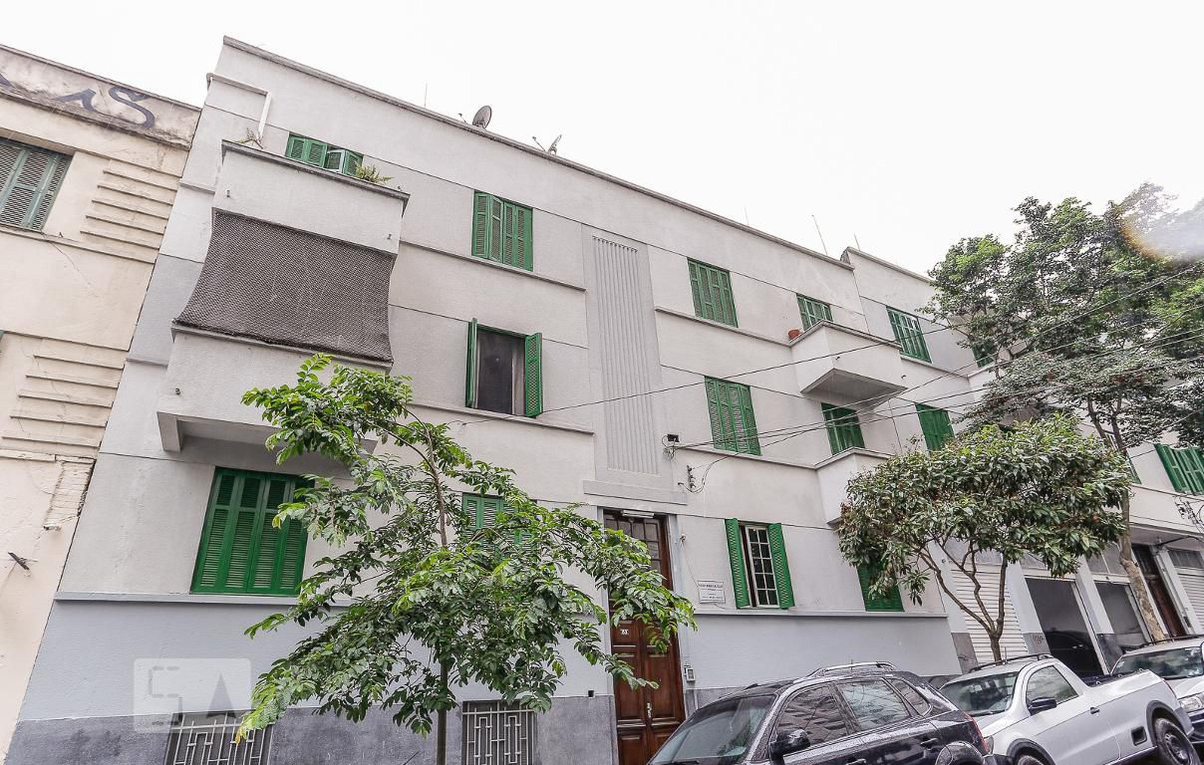 Fachada Condomínio em Rua Oscar Thompson, 80