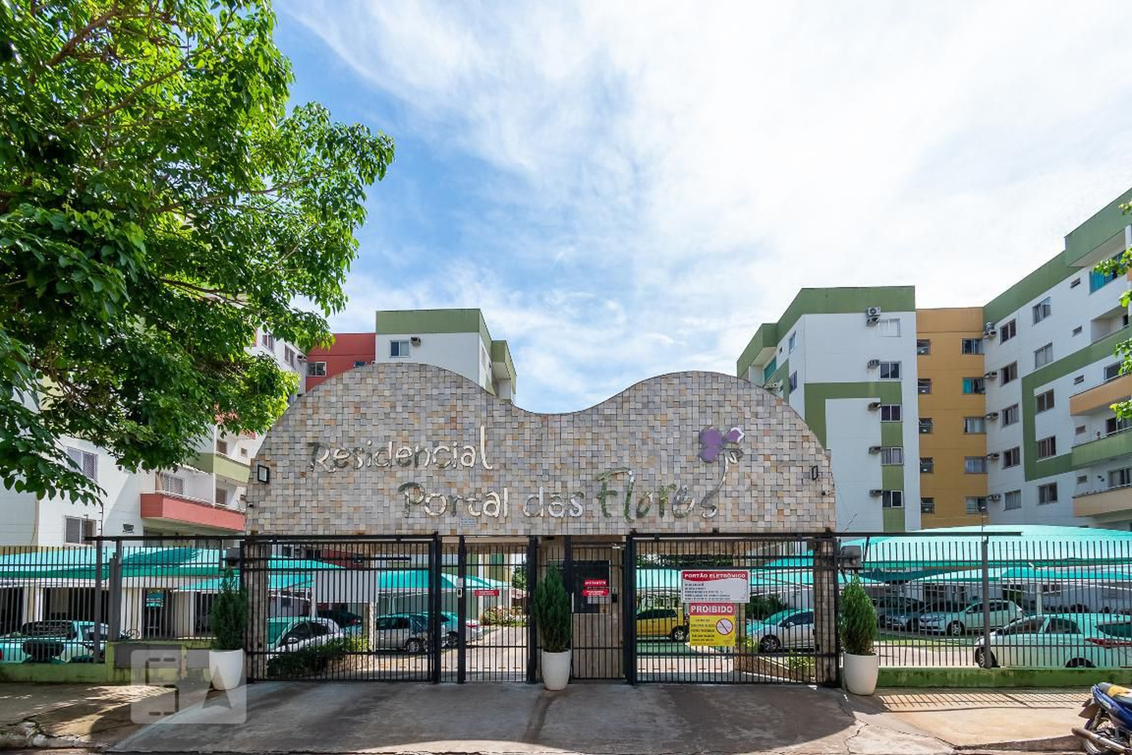 Fachada Condomínio Portal das Flores