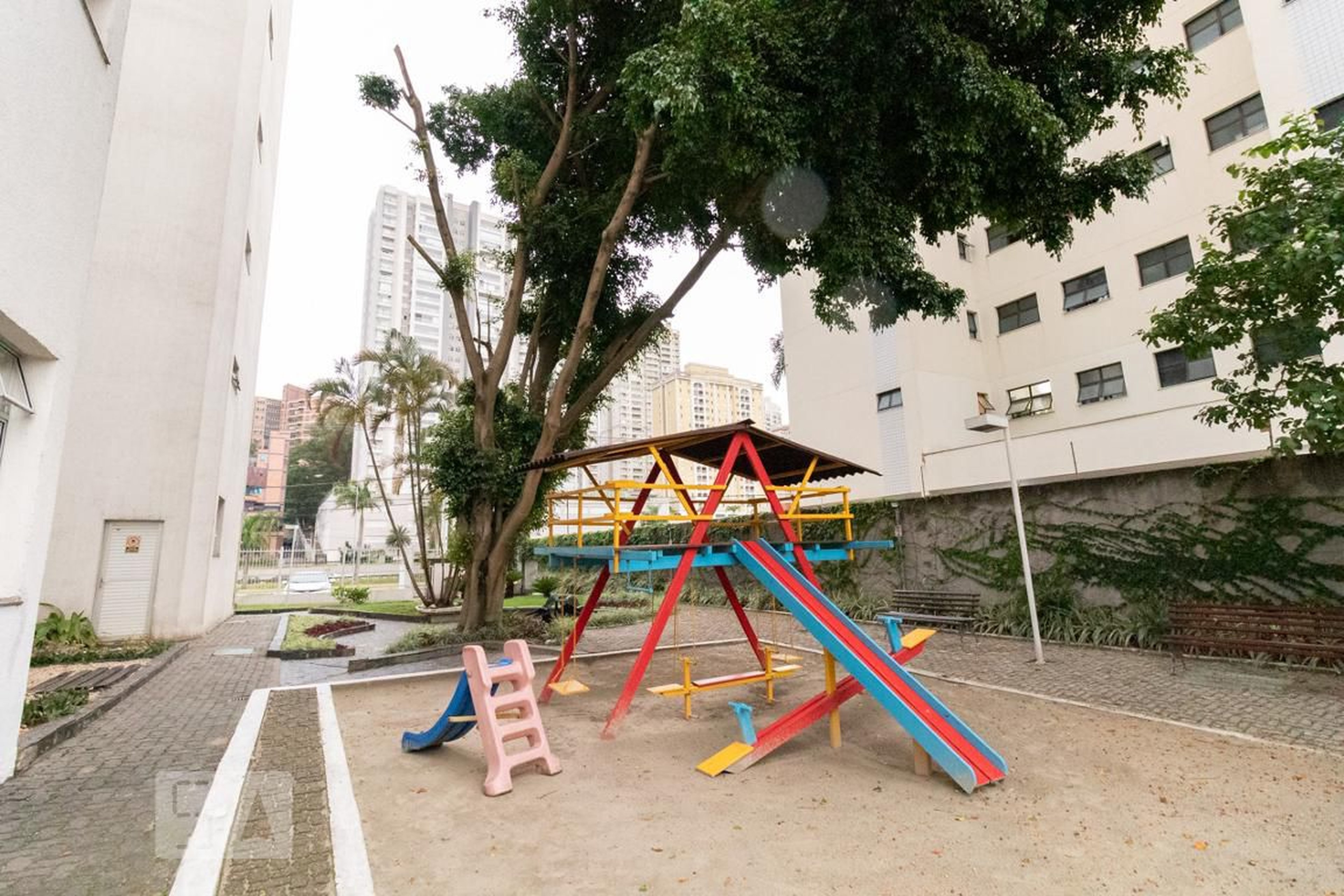 Playground - Eficício Viena