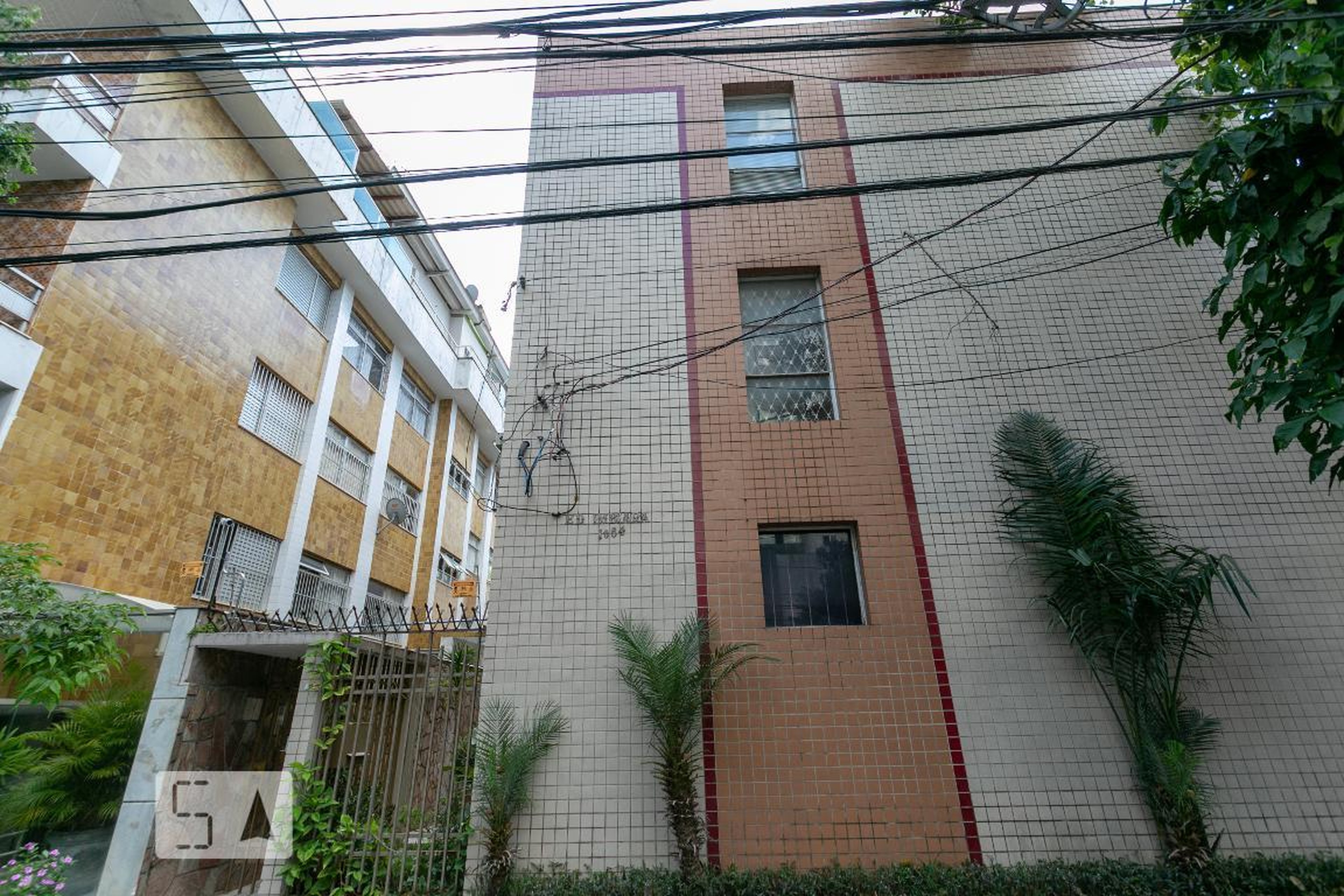 Fachada Condomínio em R. Mato Grosso, 1064