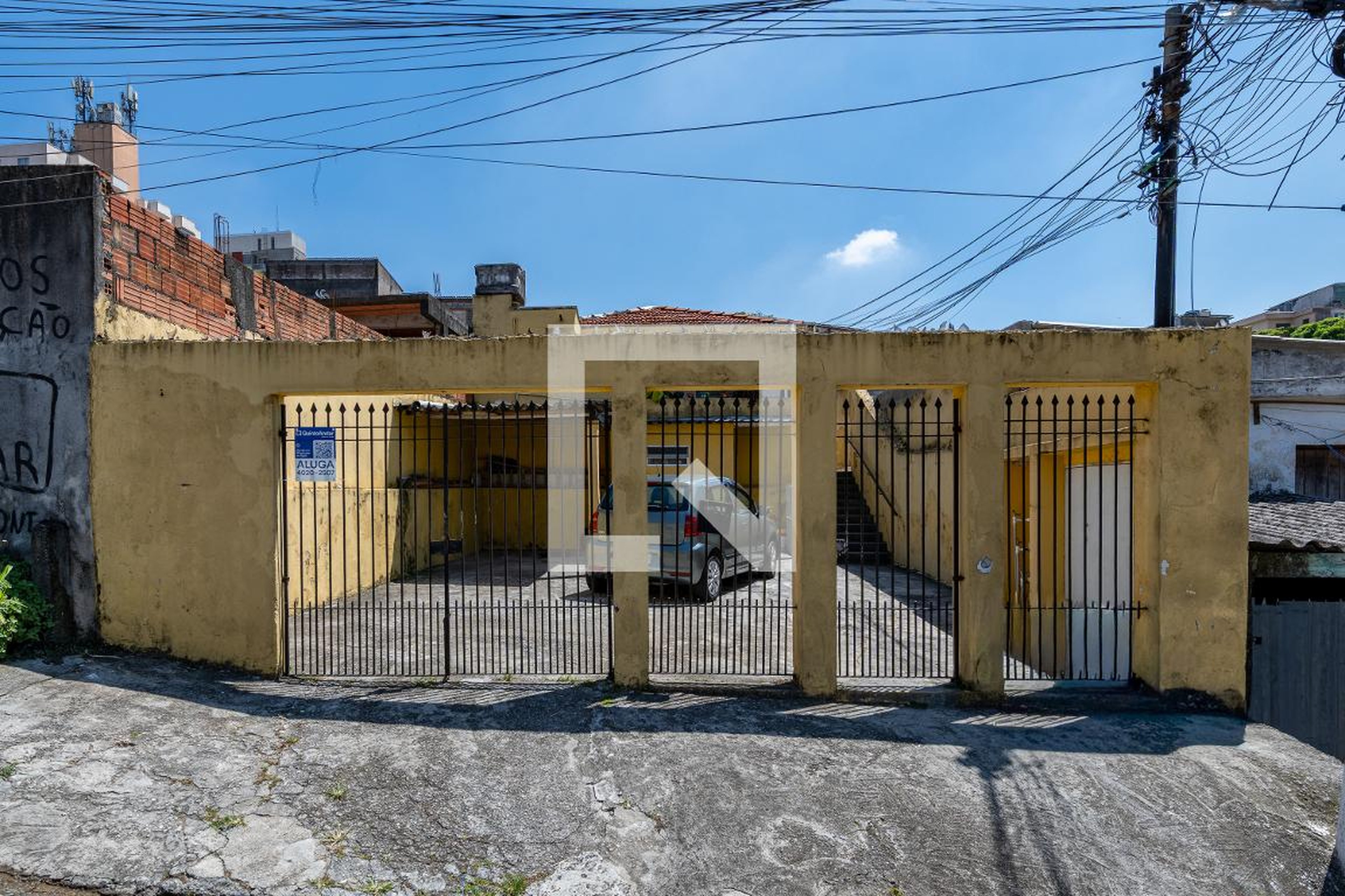 Fachada Condomínio em Rua das Jóias, 211