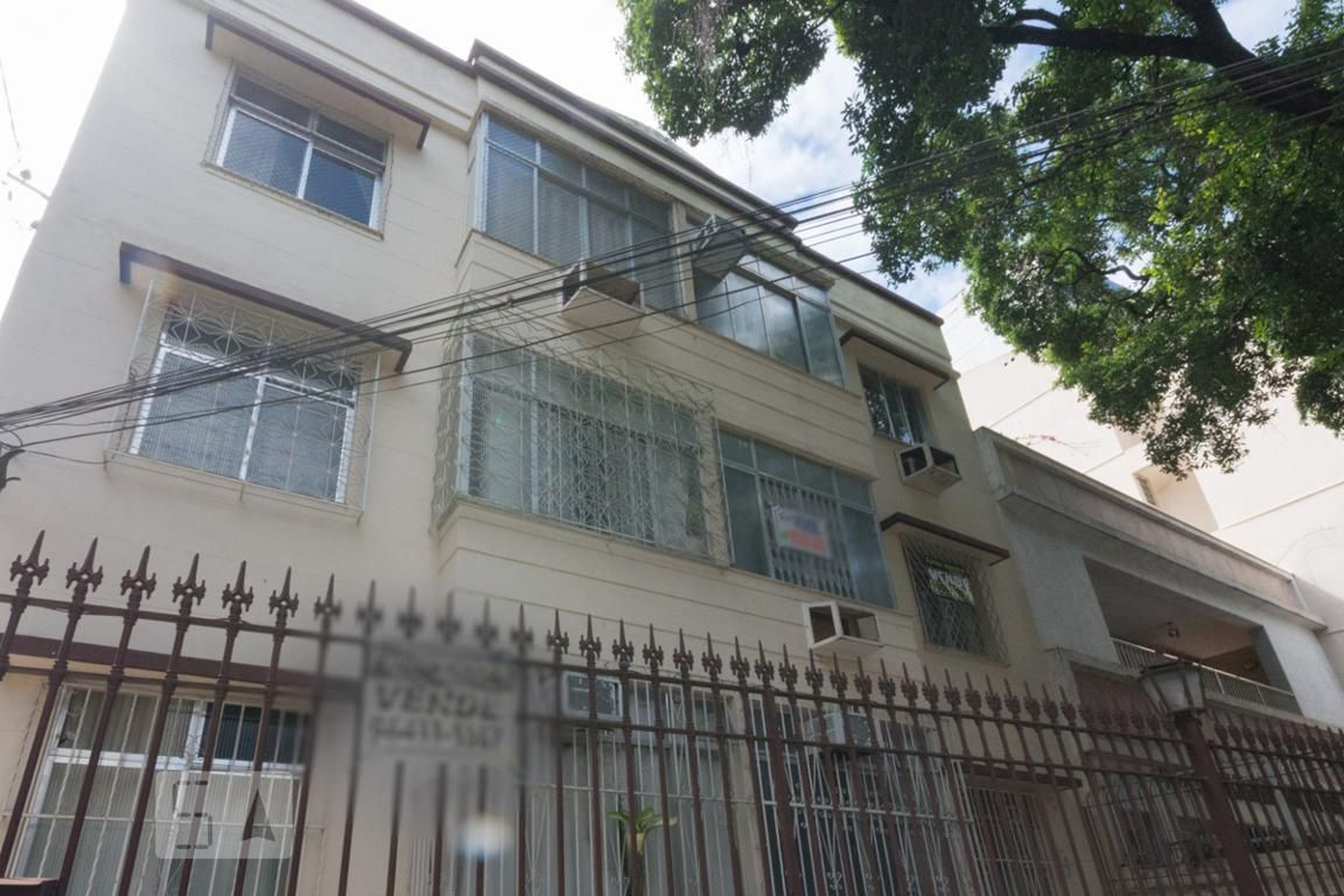 Fachada Condomínio em Rua Visconde de Itamarati, 91