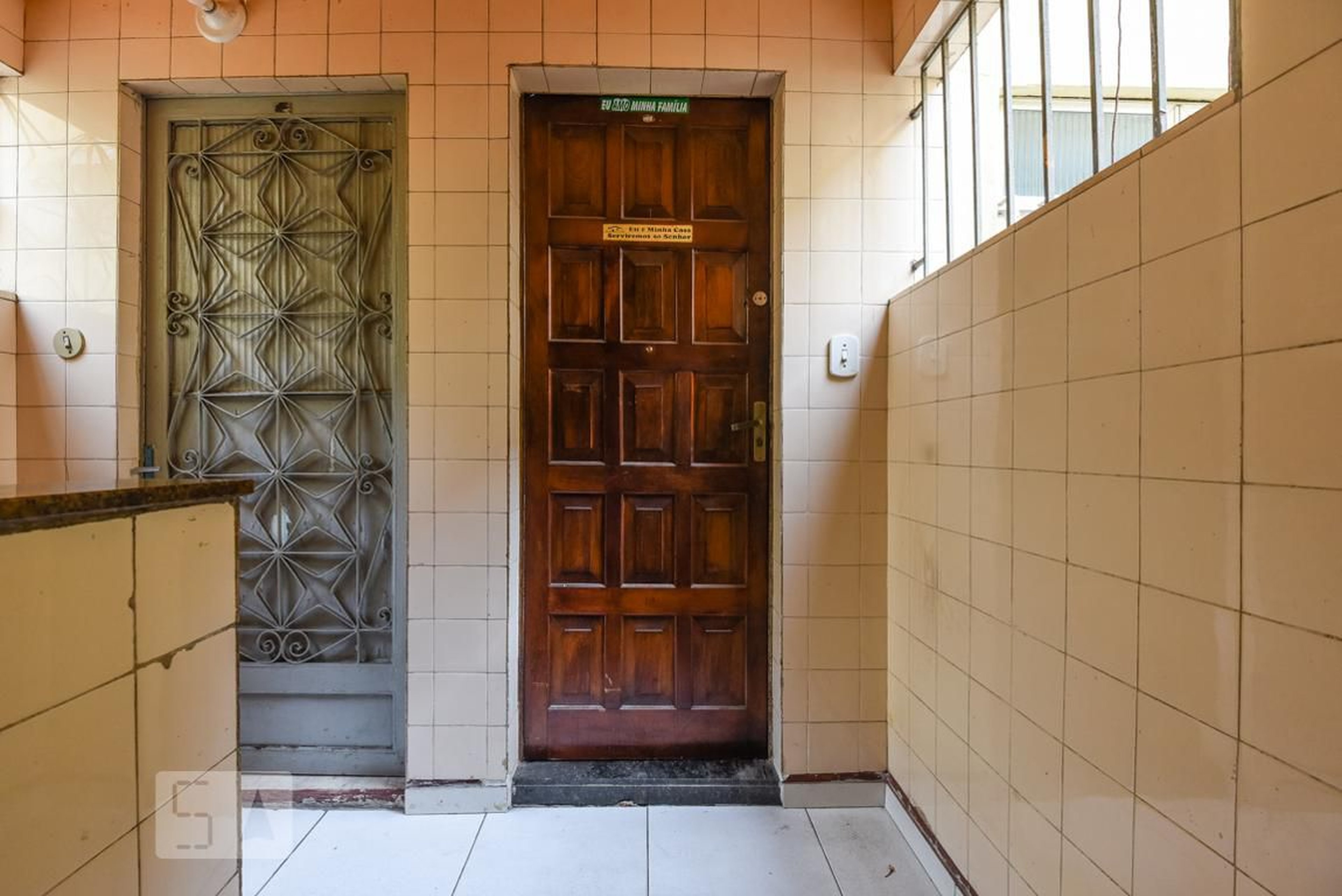 Entrada Condomínio em Rua Lagoa Clara, n° 300