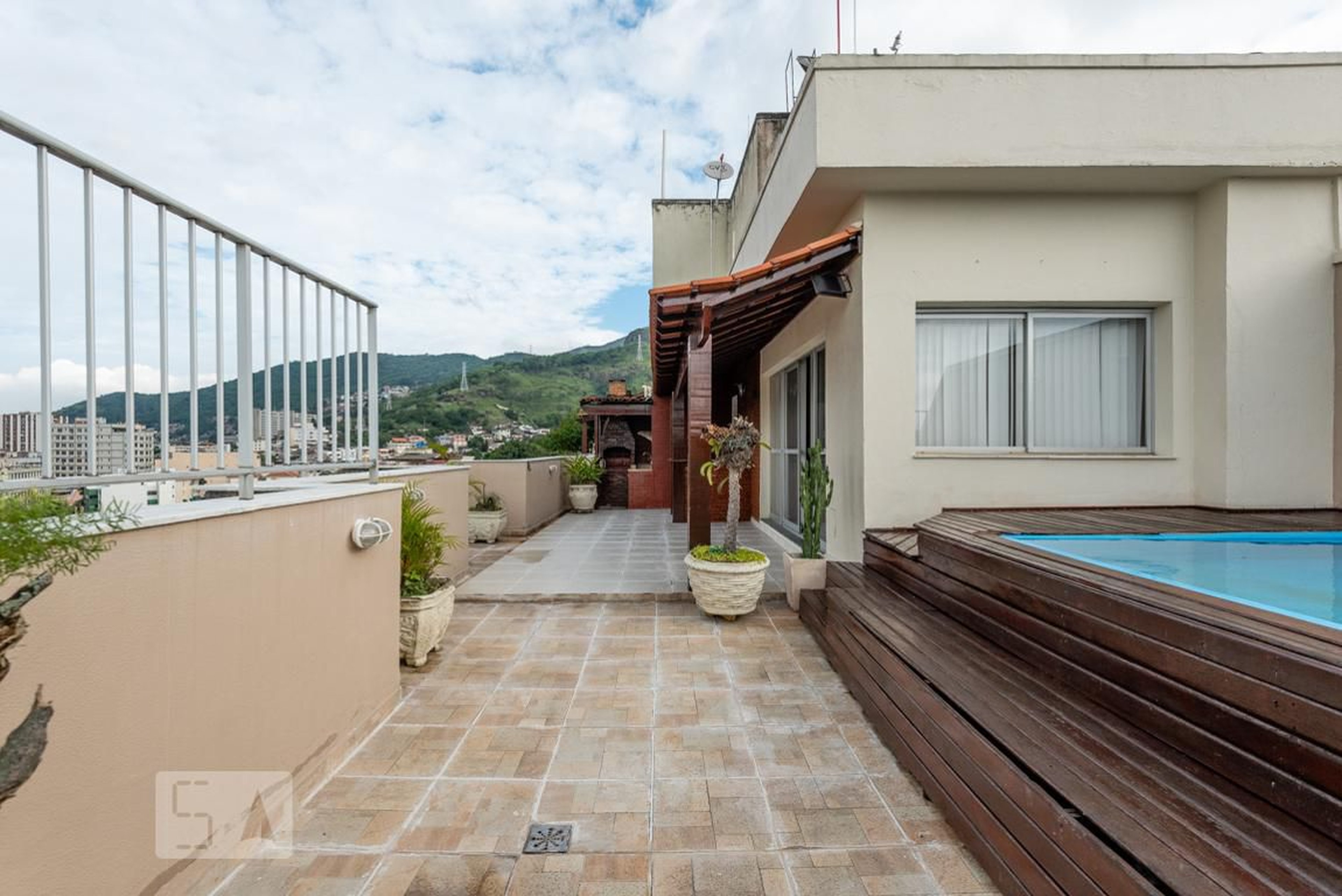 Piscina Coberta - Barra Central Park