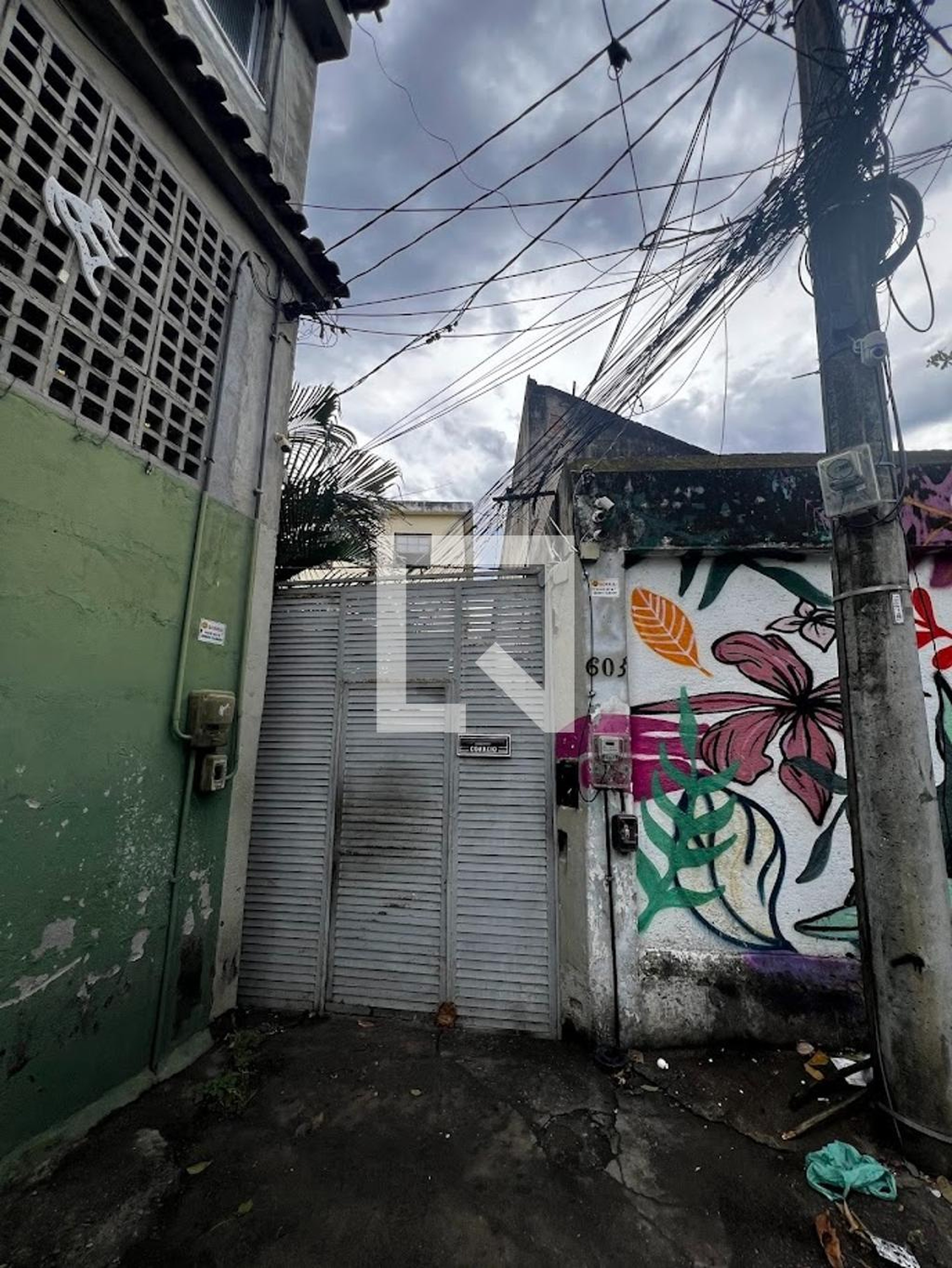 Fachada Condomínio em Rua Chaves Faria, 603