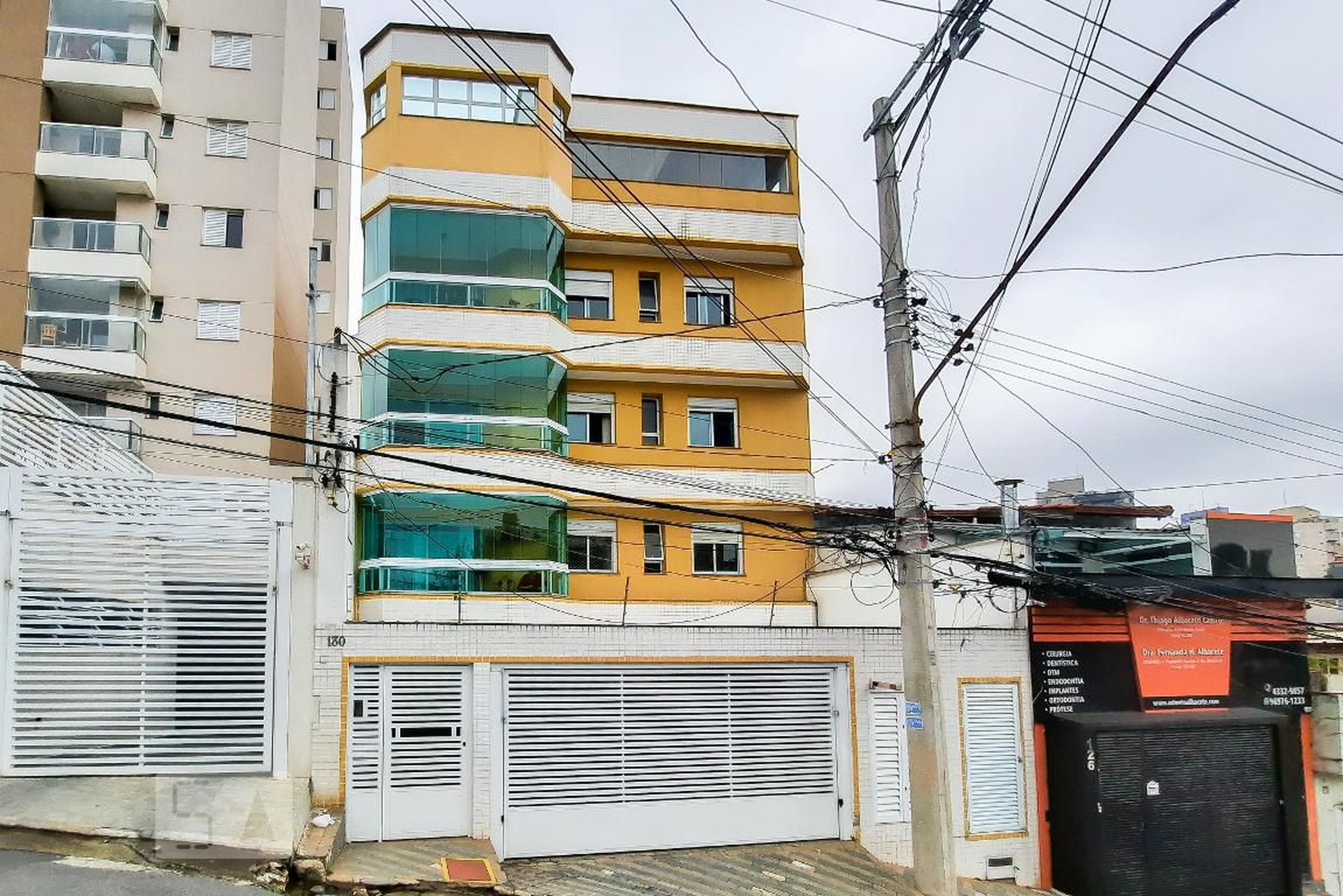 Fachada do Condomínio Condomínio em Rua Dois de Outubro, 130