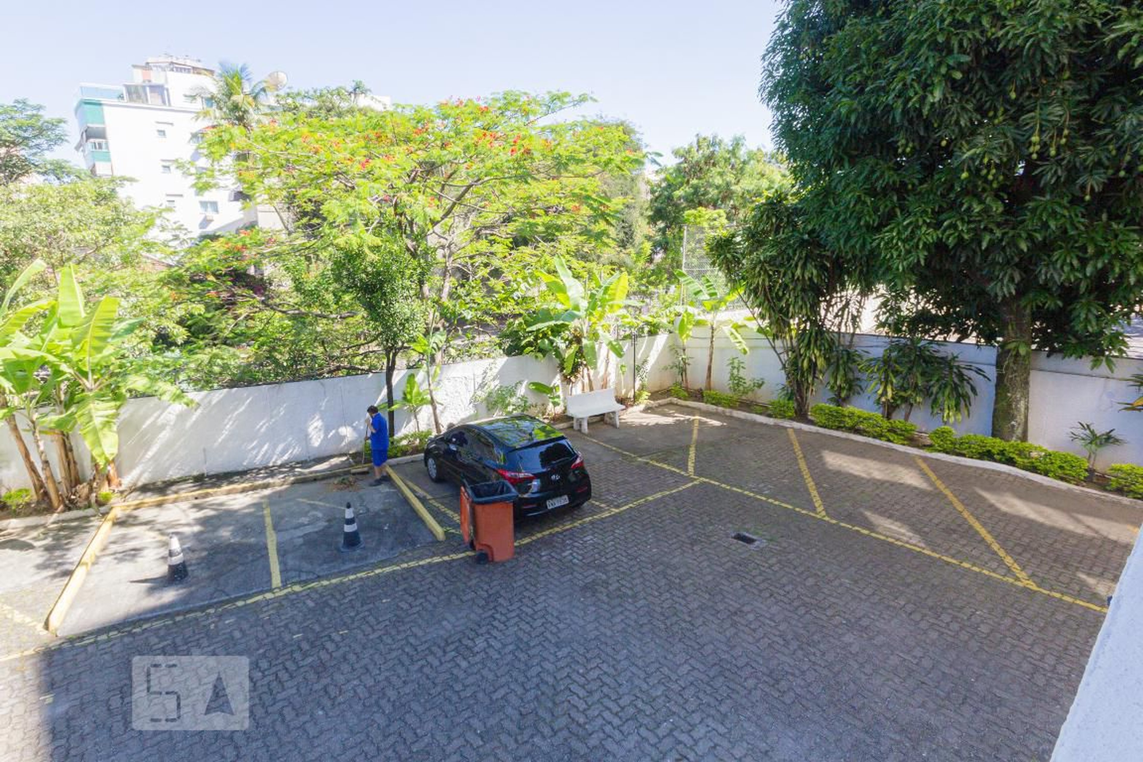 Estacionamento - ado de Montemor