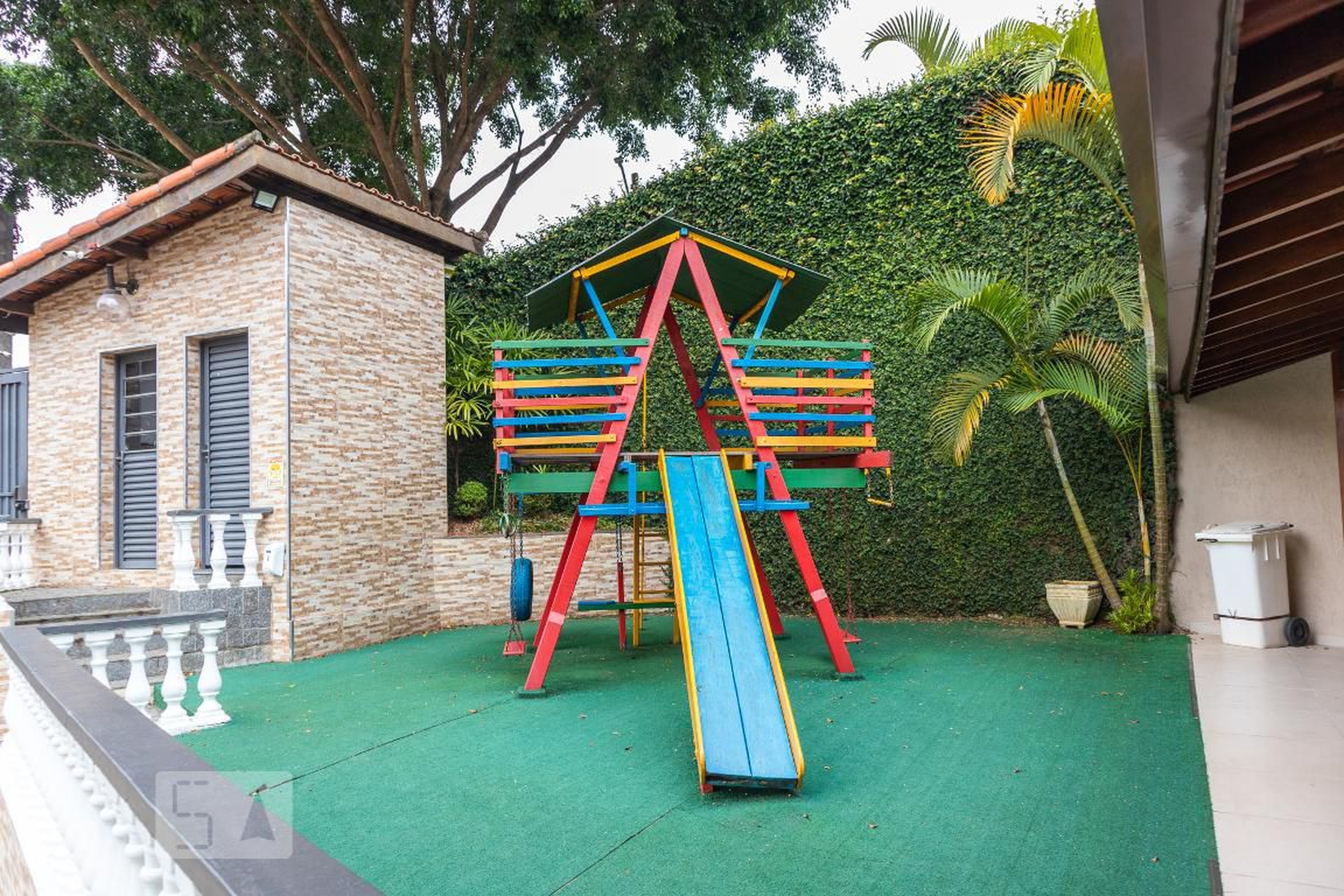 Playground - Recanto das Flores