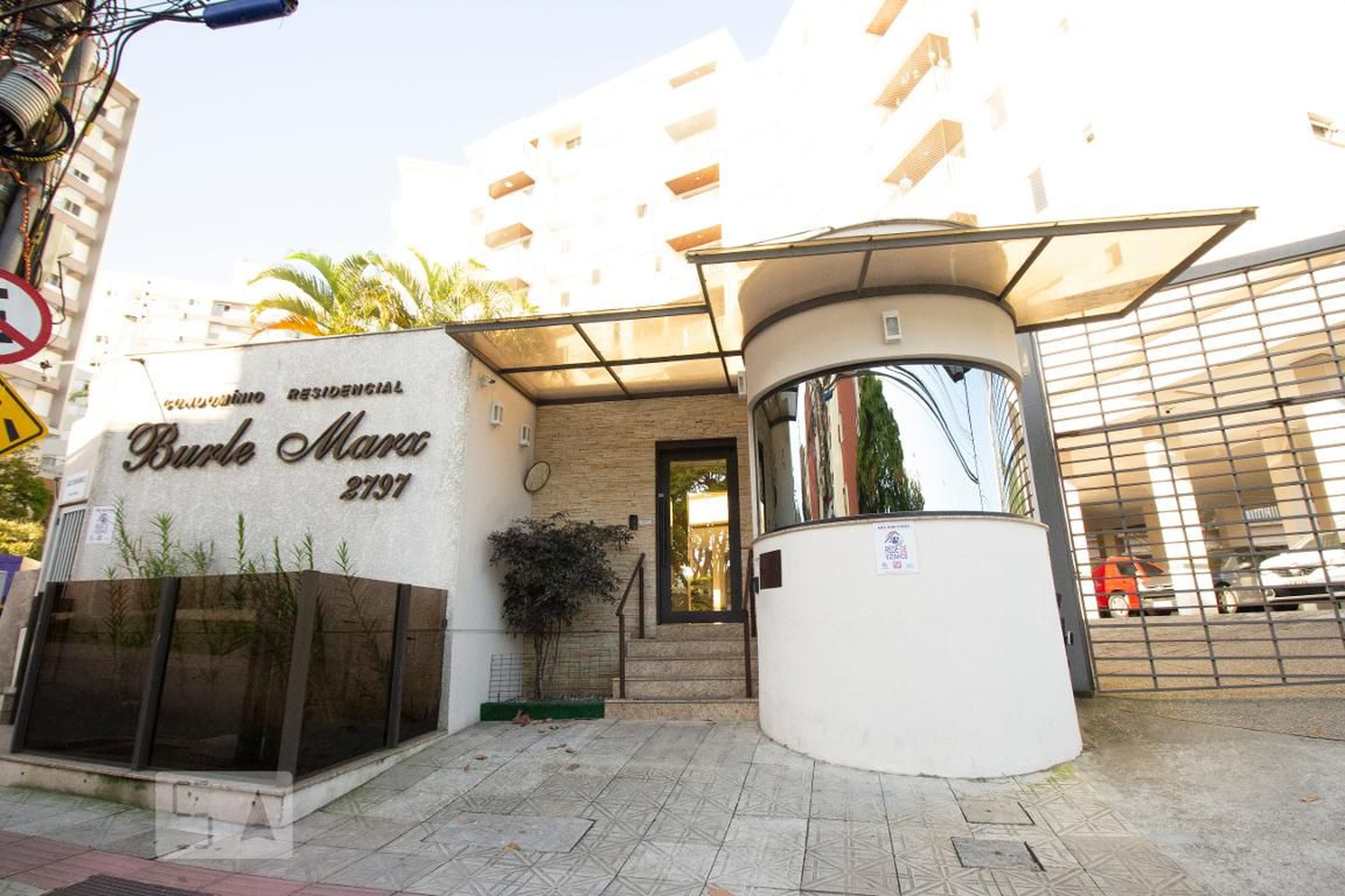 Fachada do condomínio Condomínio Burle Marx