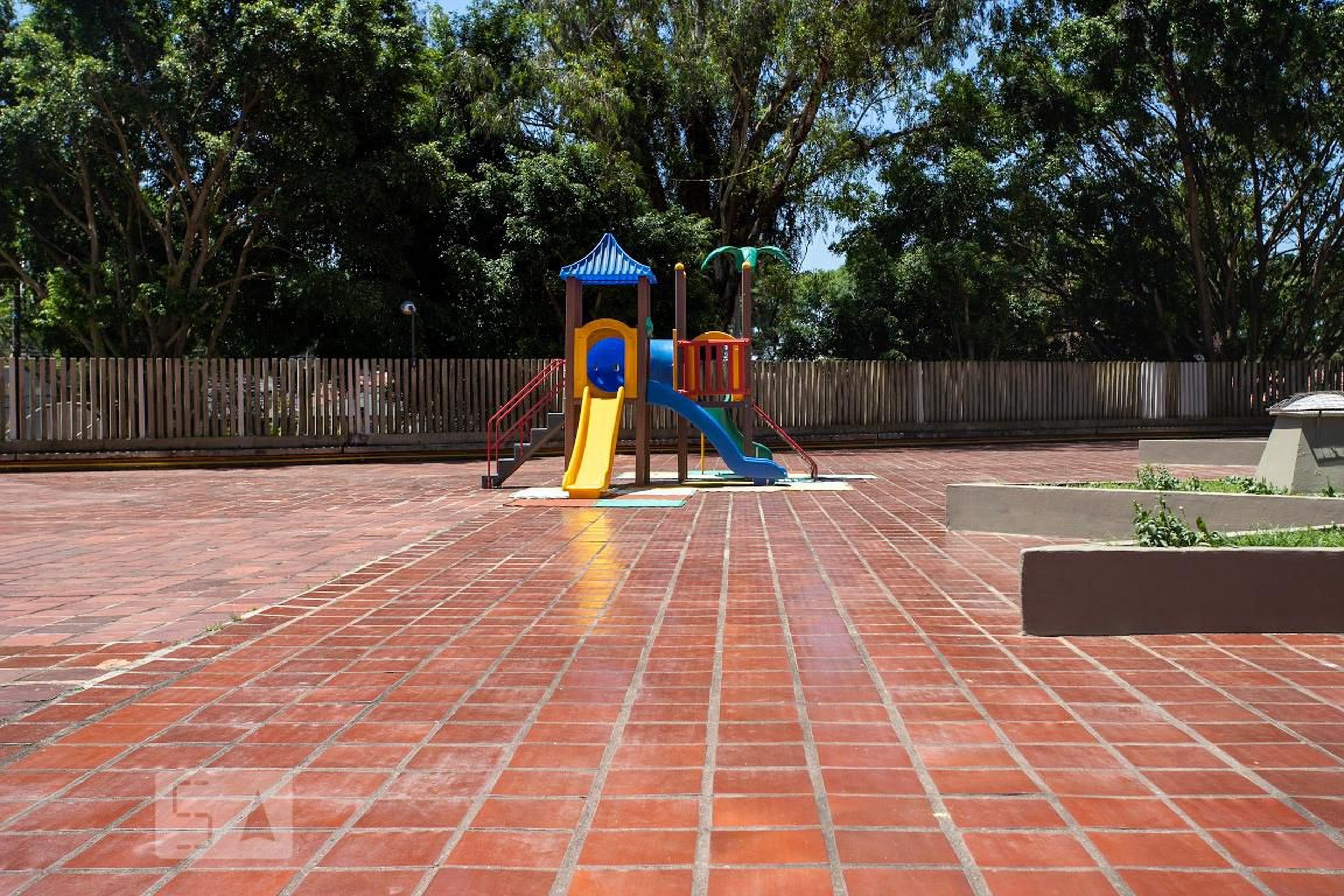 Playground - Edifício Newton