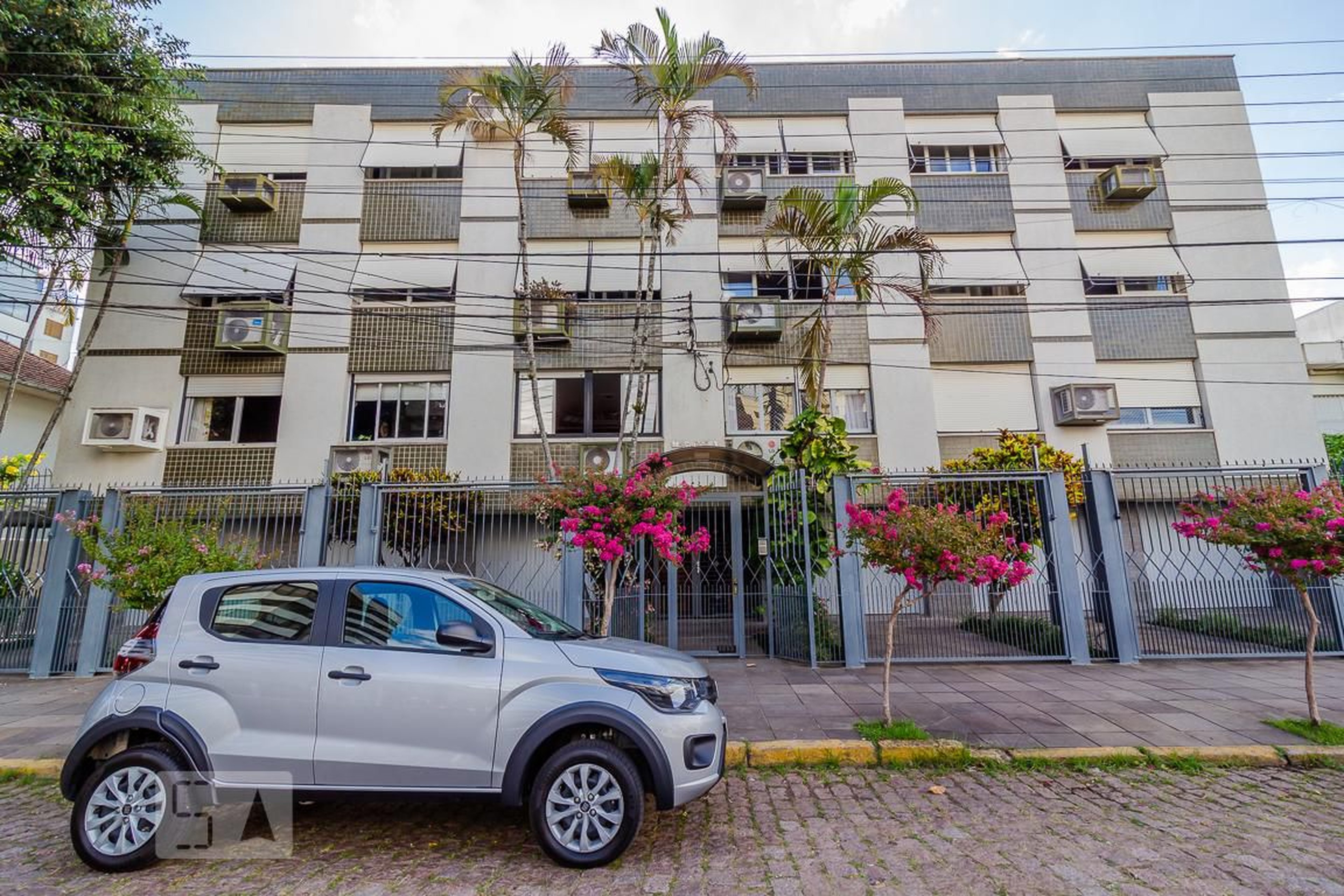 Fachada do Prédio Condomínio em Rua Rafael Saadi, 147