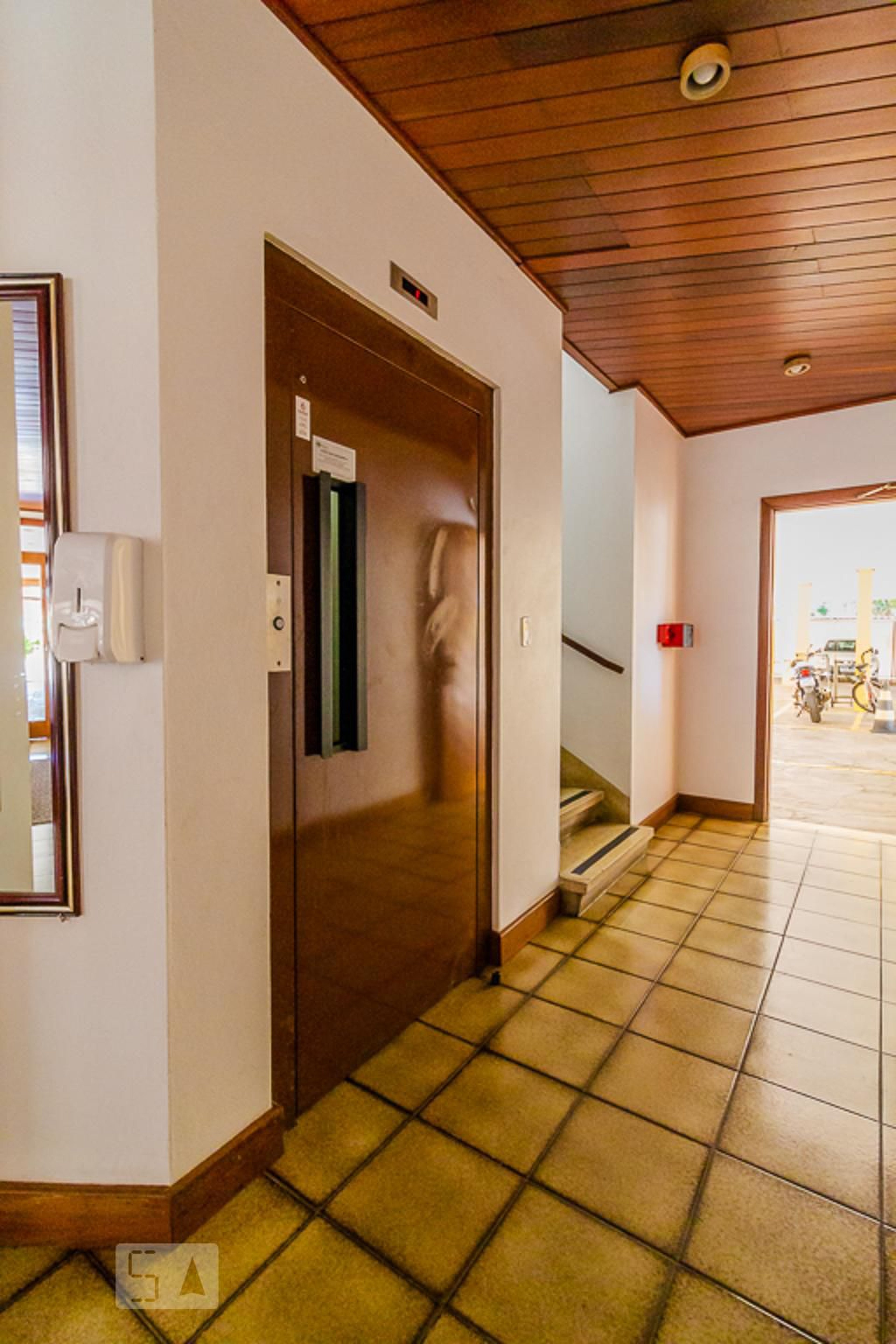 Elevador - Edifício Residencial Jardim Santana